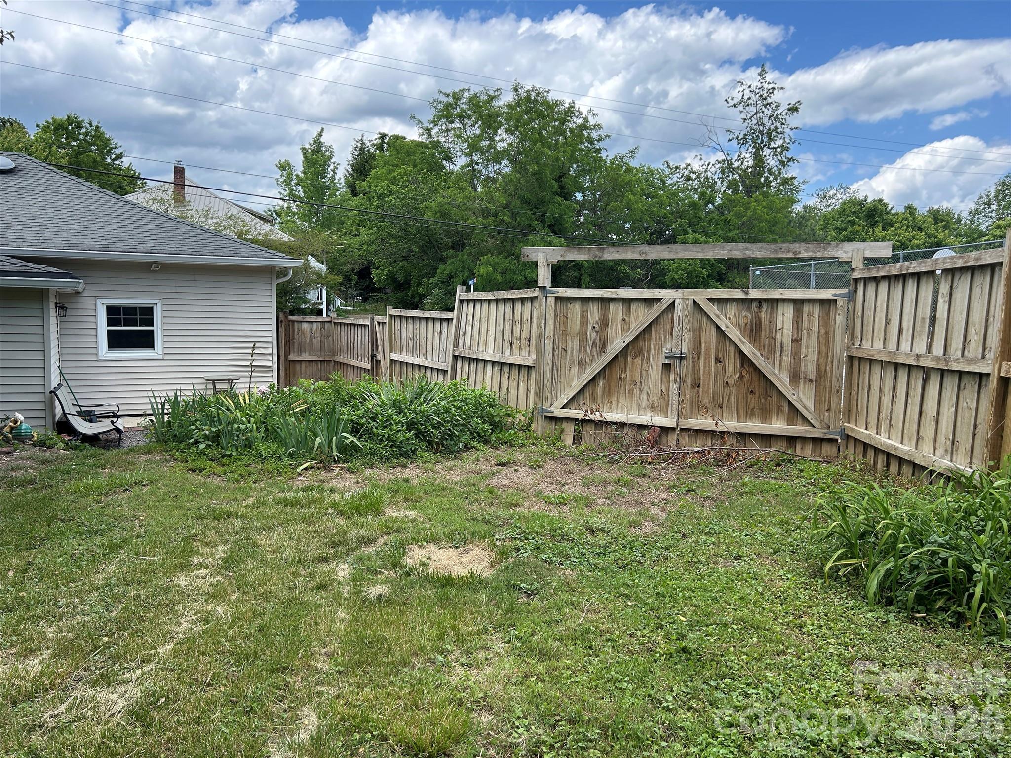 12 Penley Avenue — Asheville