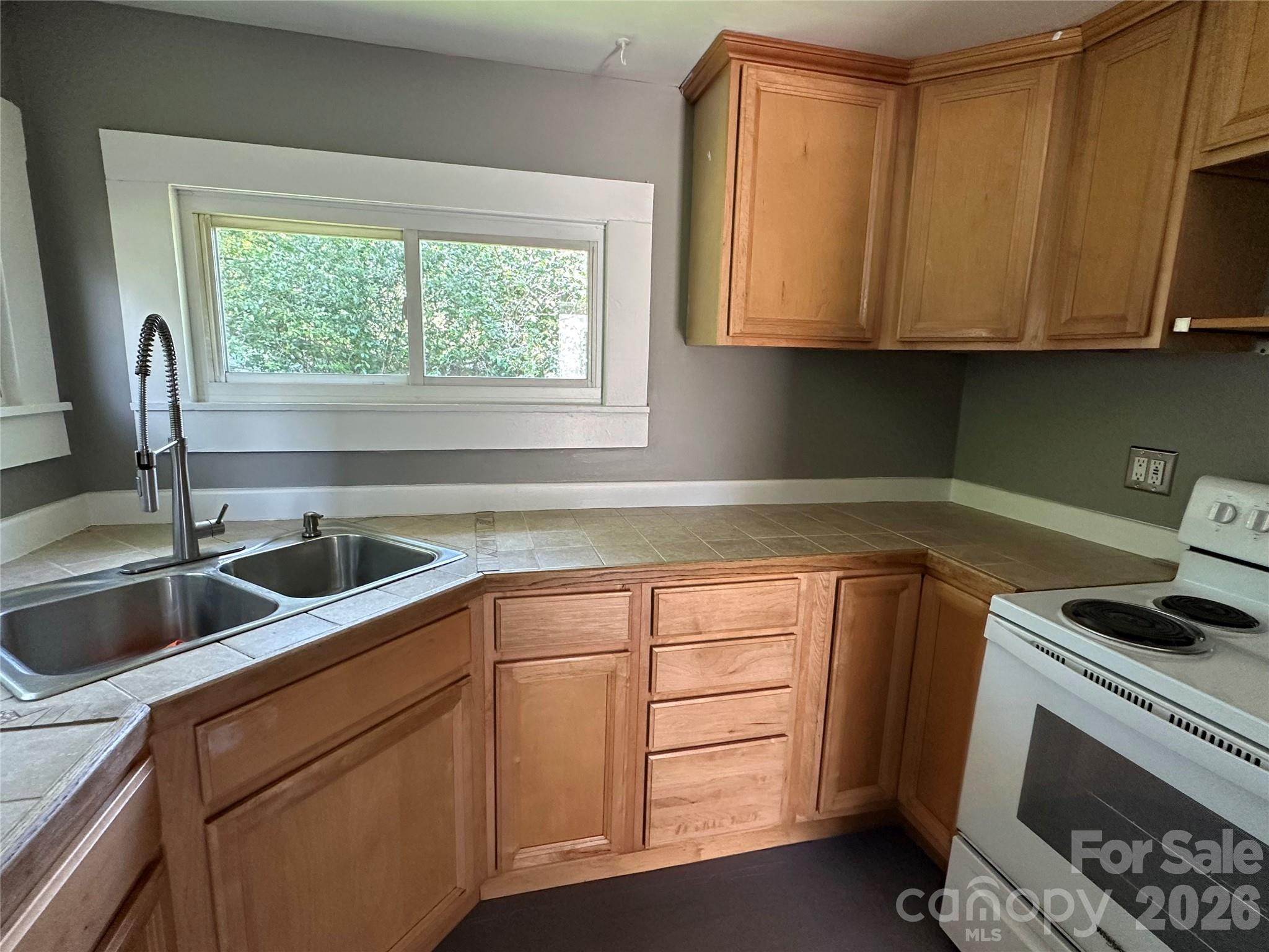 12 Penley Avenue — Asheville
