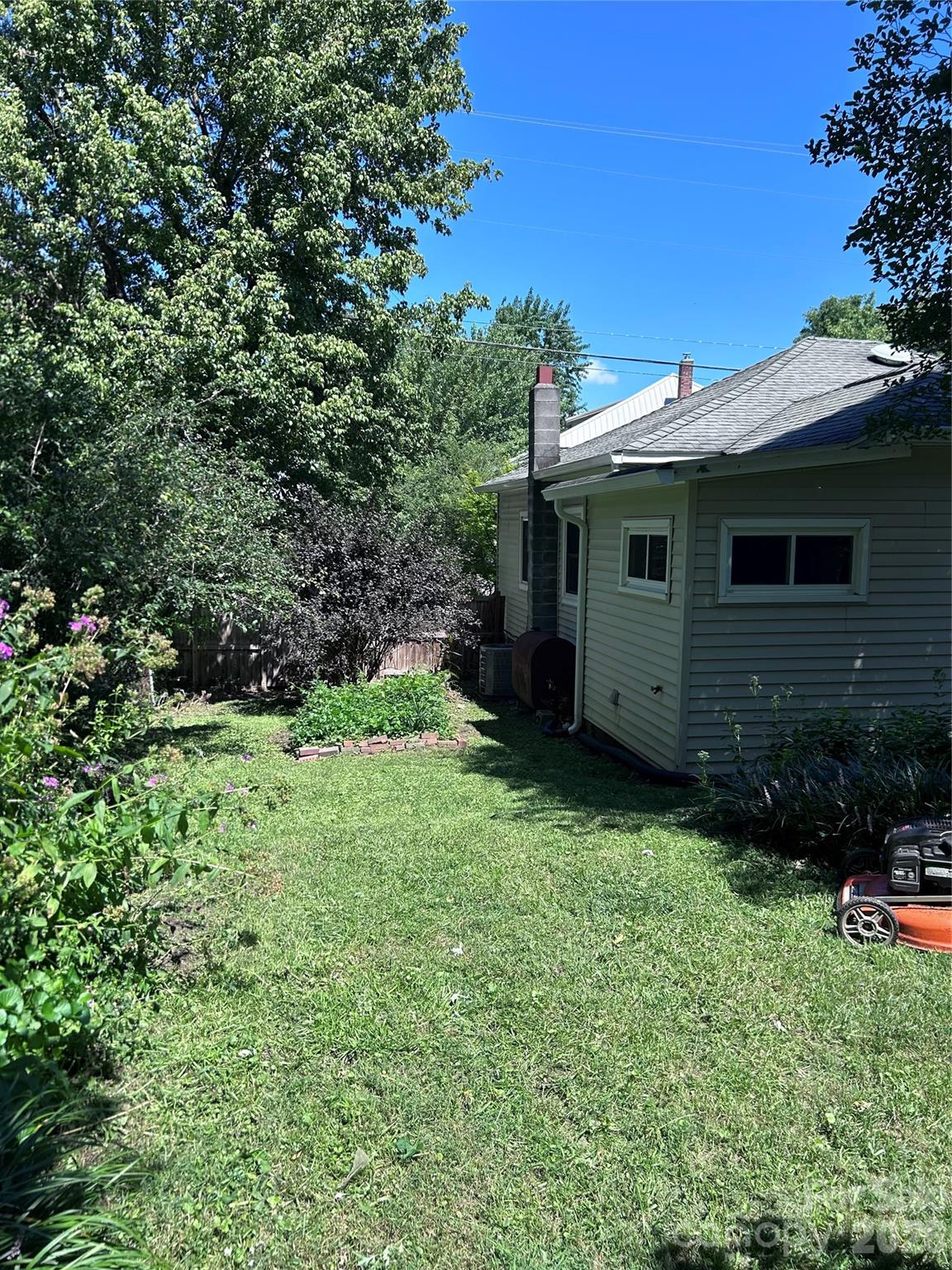 12 Penley Avenue — Asheville