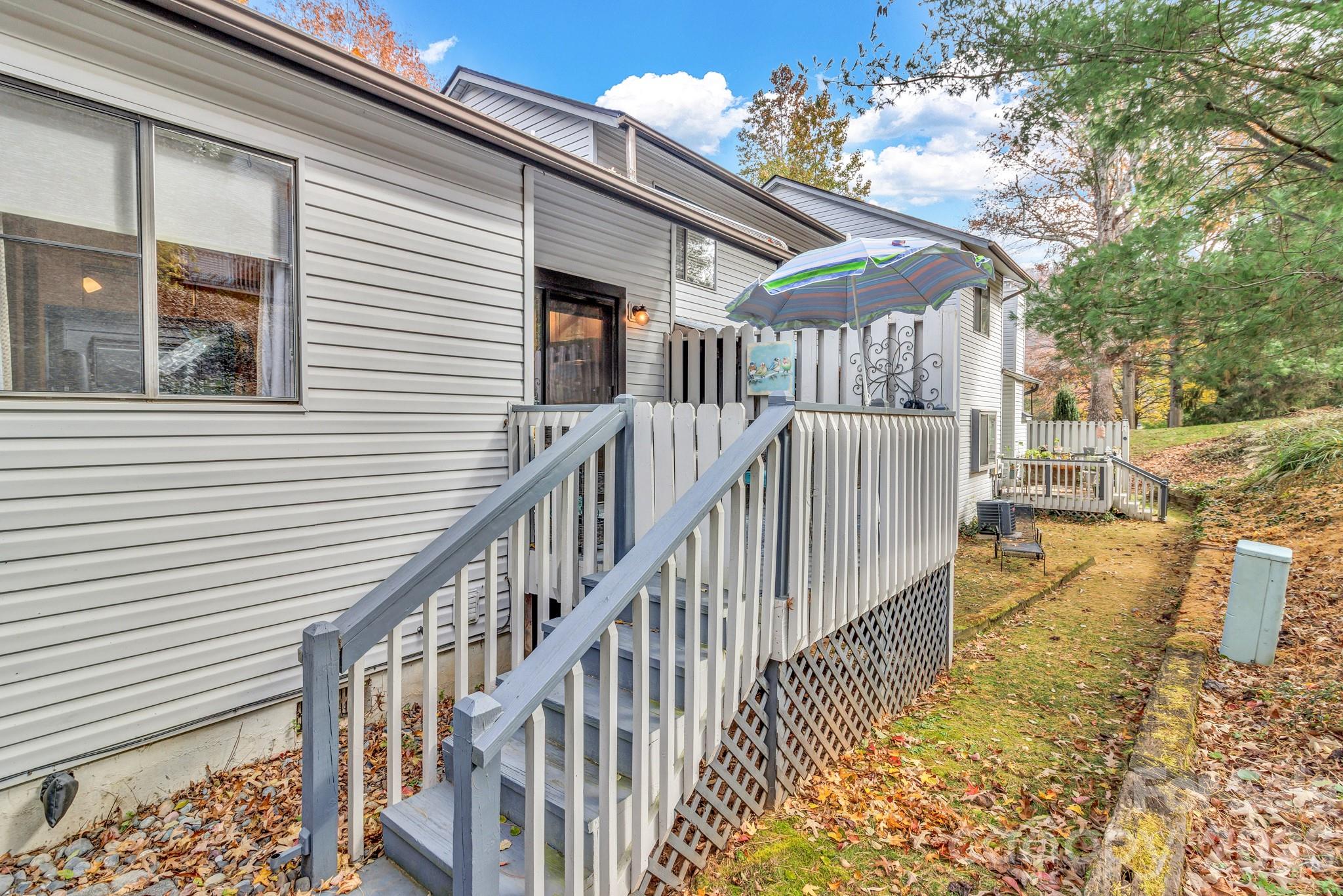 103 Cimarron Drive — Asheville