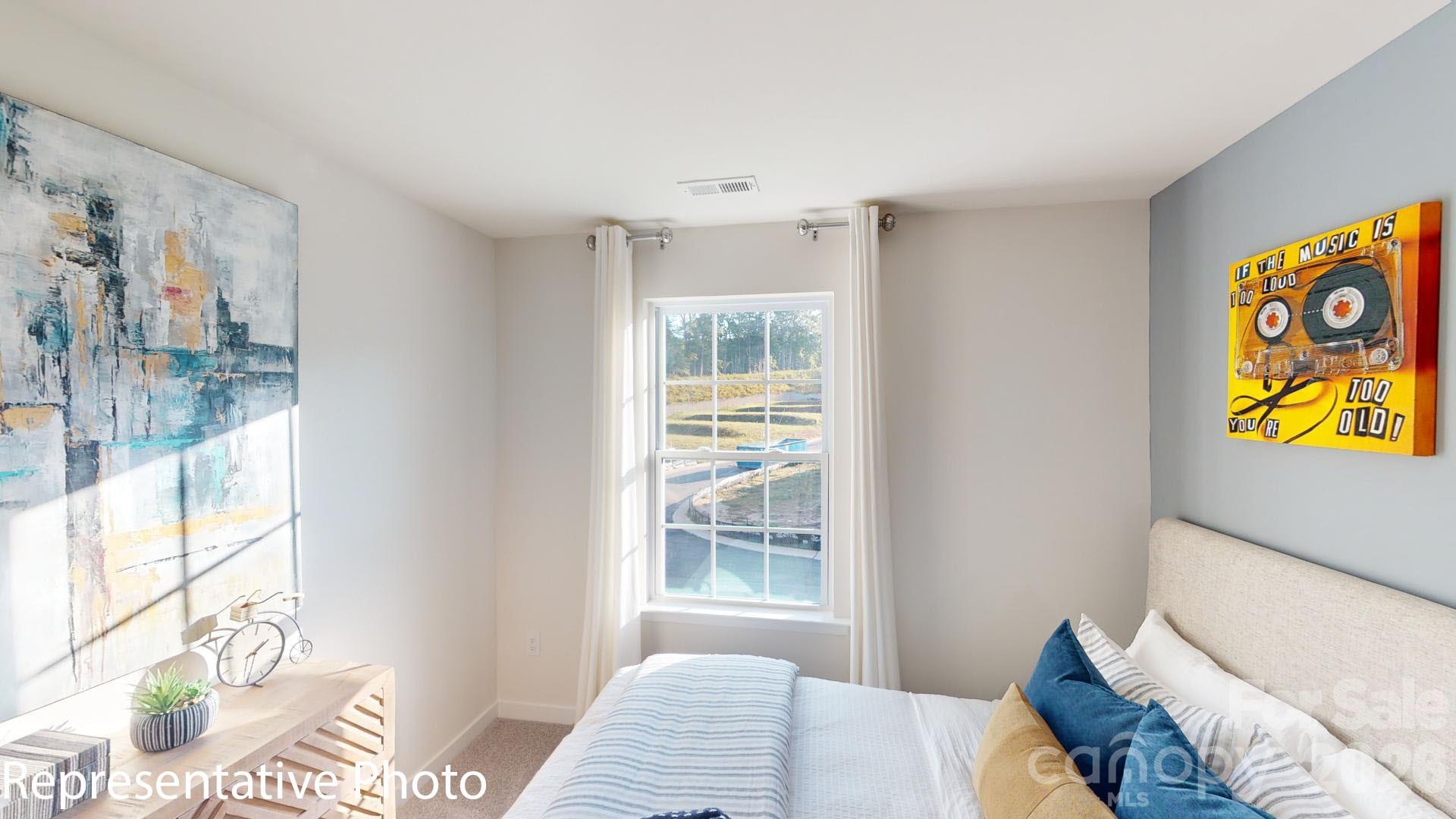 2107 10th Street SE — Hickory