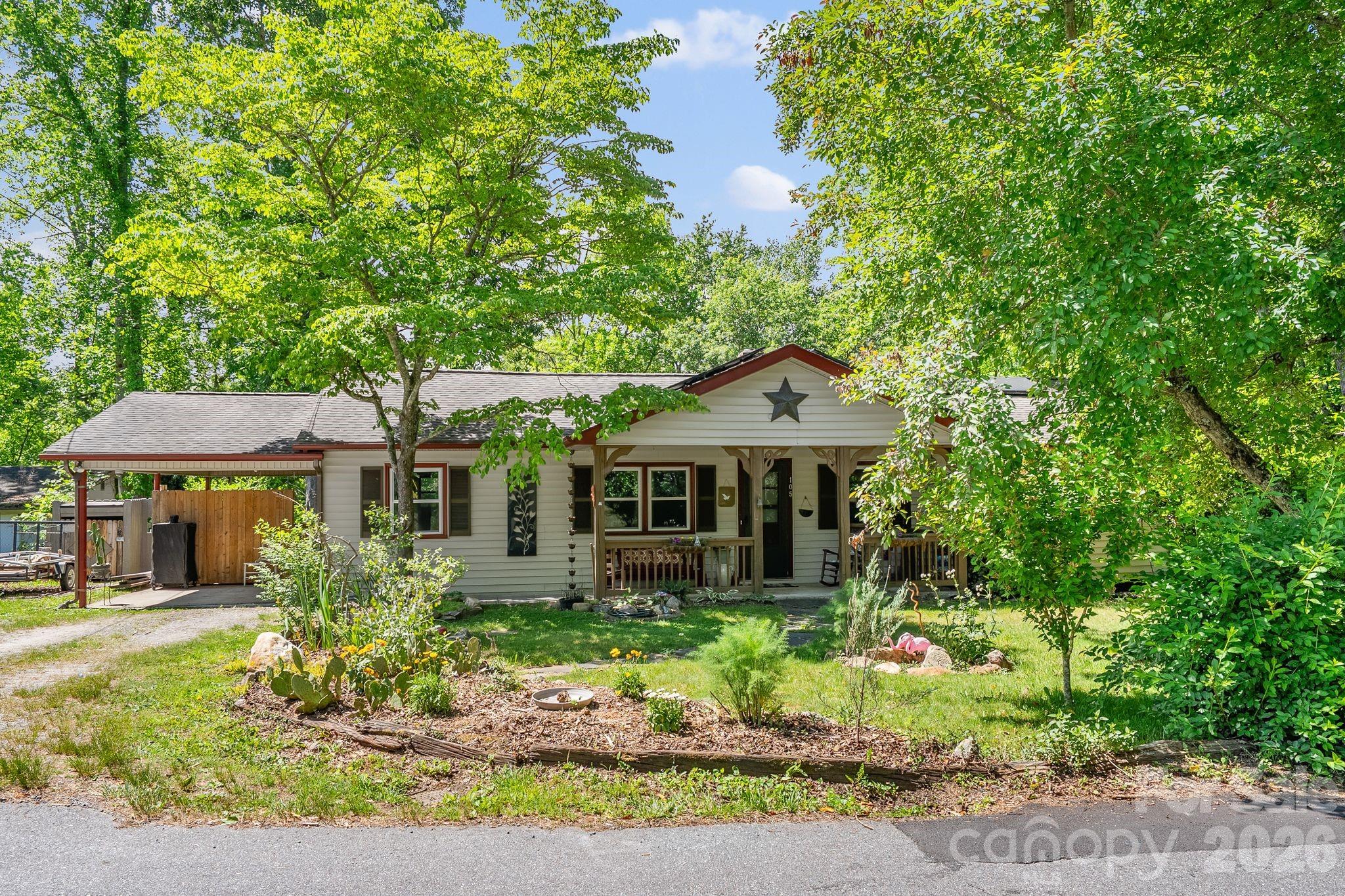 105 7th Street — Black Mountain