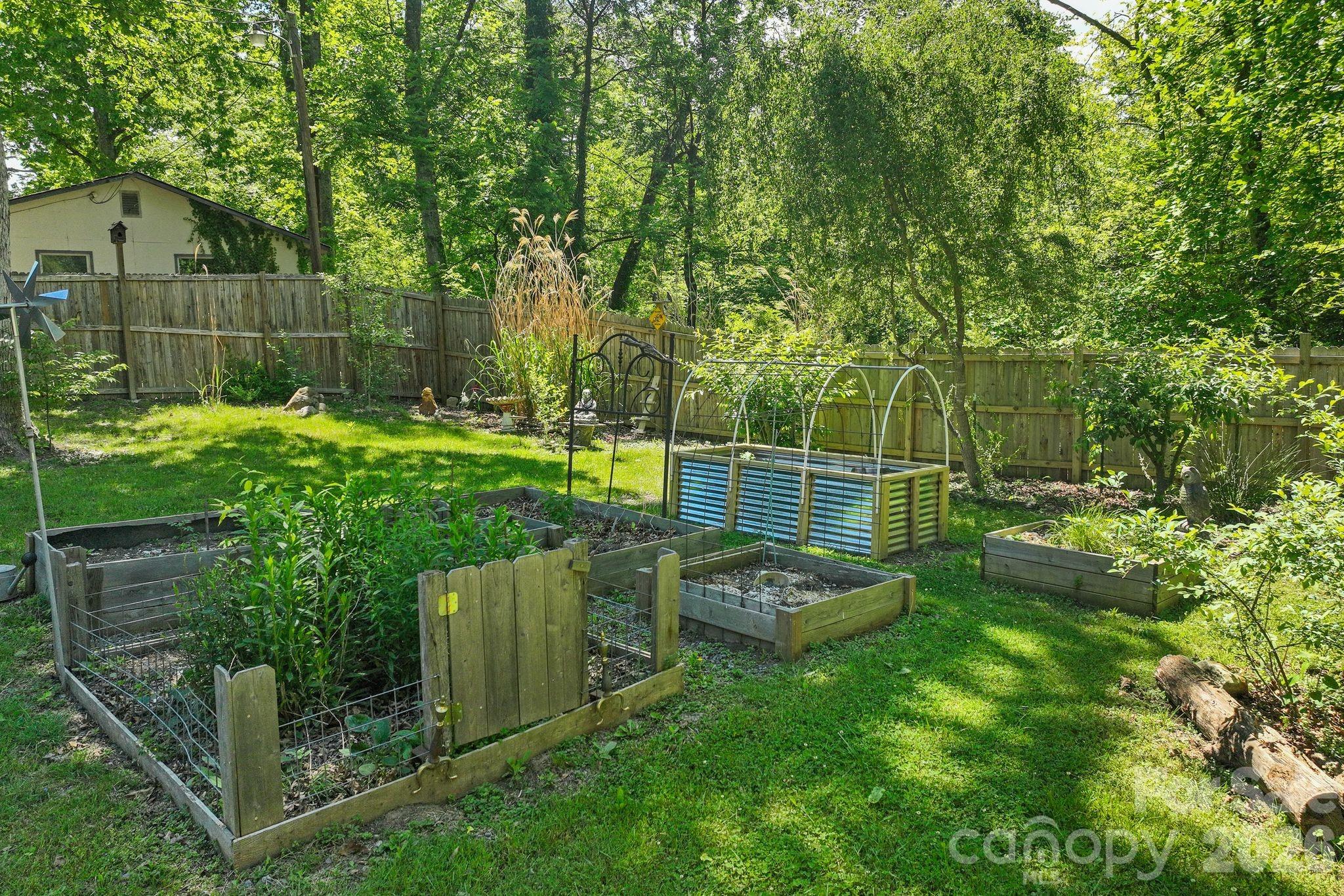 105 7th Street — Black Mountain