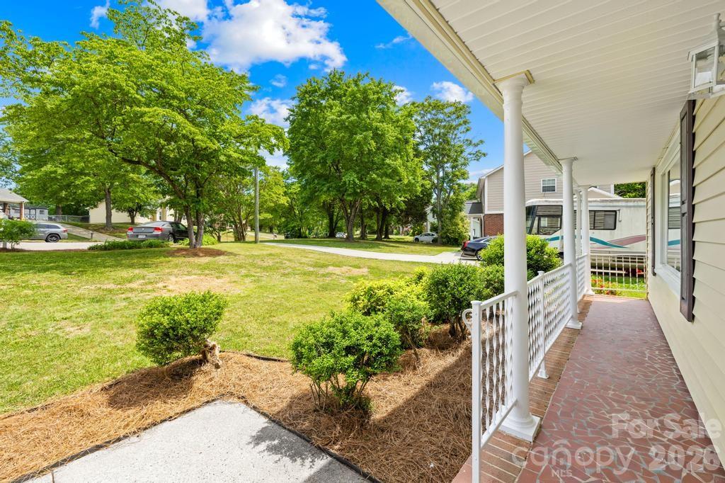 9 Post Oak Place — Salisbury
