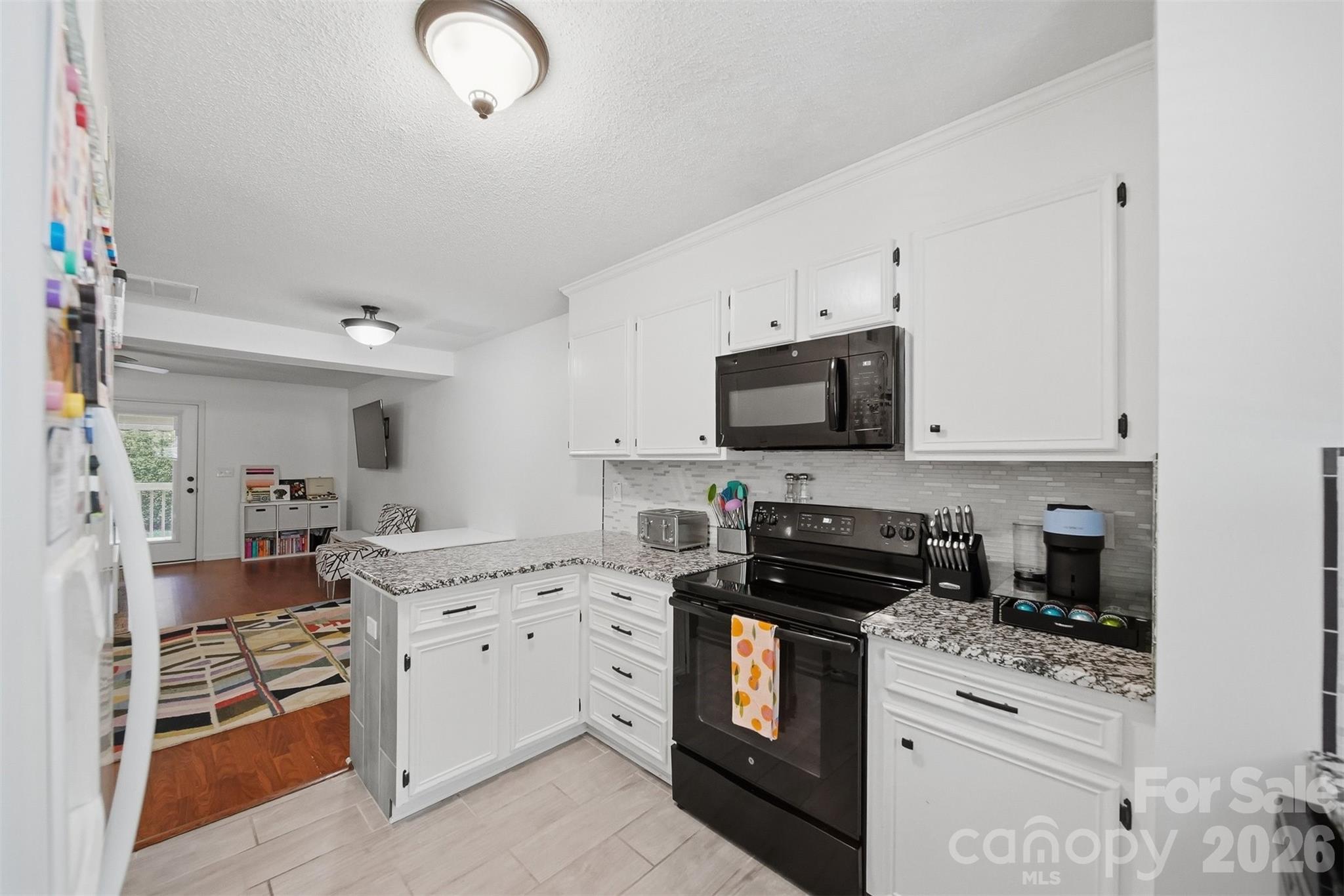 2675 White Oak Ct Extension — Claremont