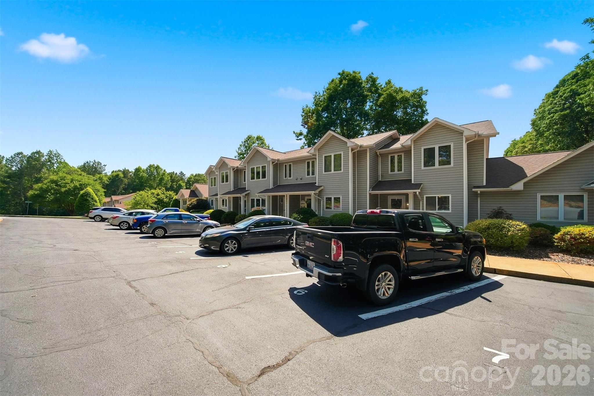 2675 White Oak Ct Extension — Claremont