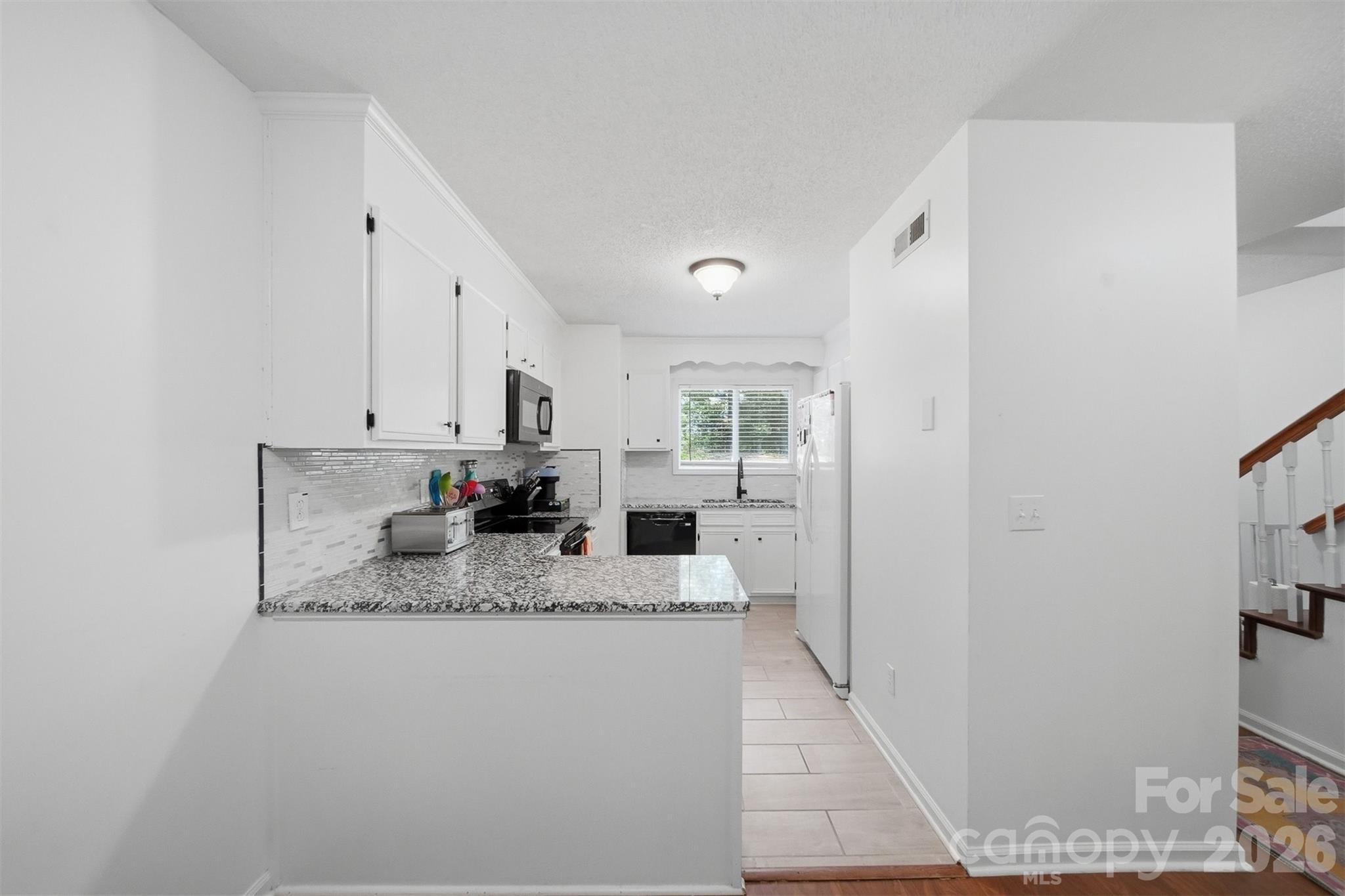 2675 White Oak Ct Extension — Claremont