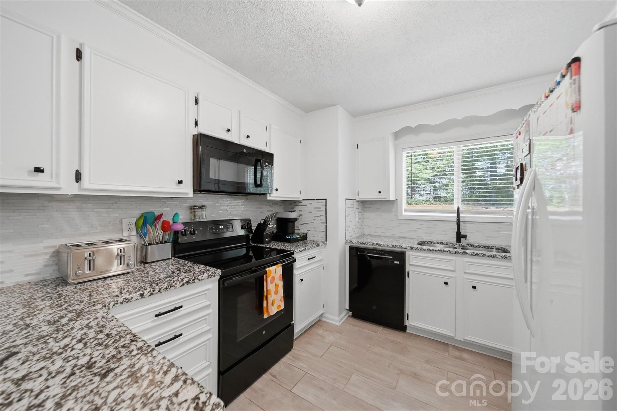 2675 White Oak Ct Extension — Claremont