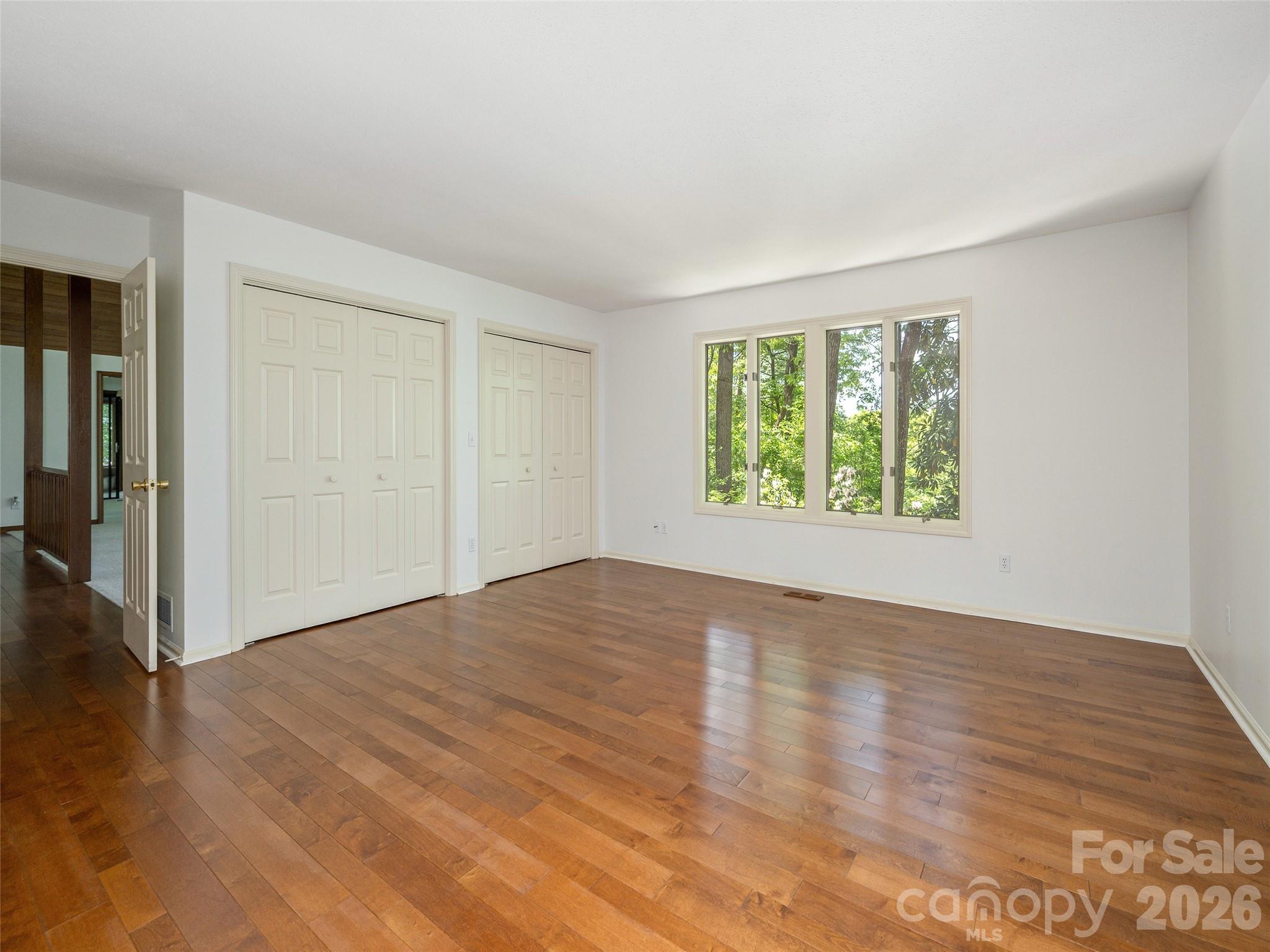 227 Estate Drive — Hendersonville