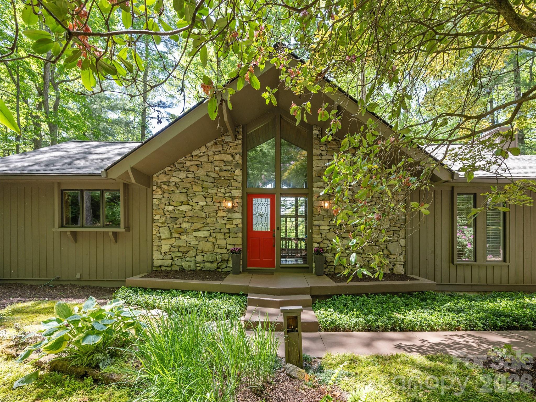 227 Estate Drive — Hendersonville