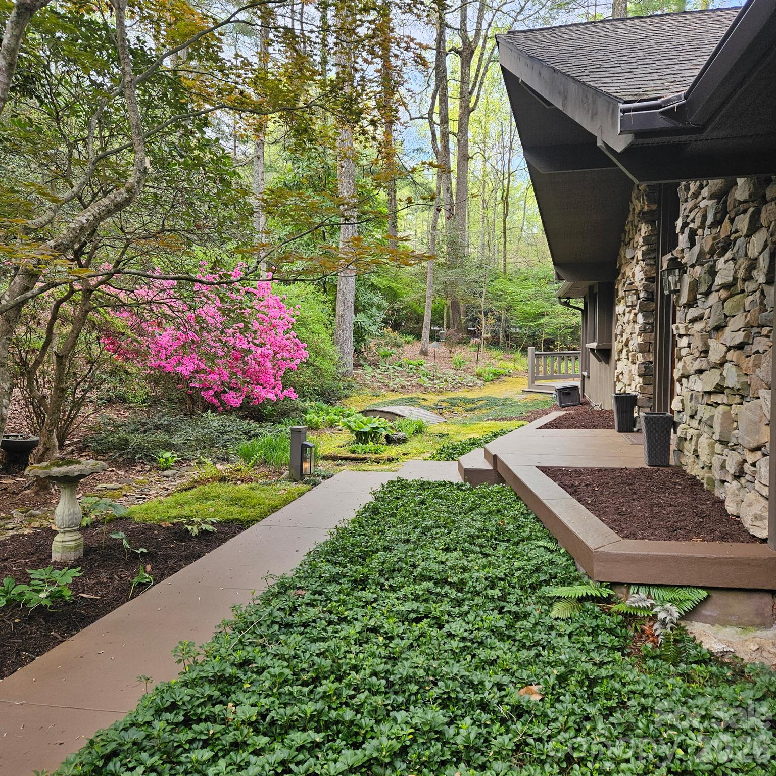 227 Estate Drive — Hendersonville