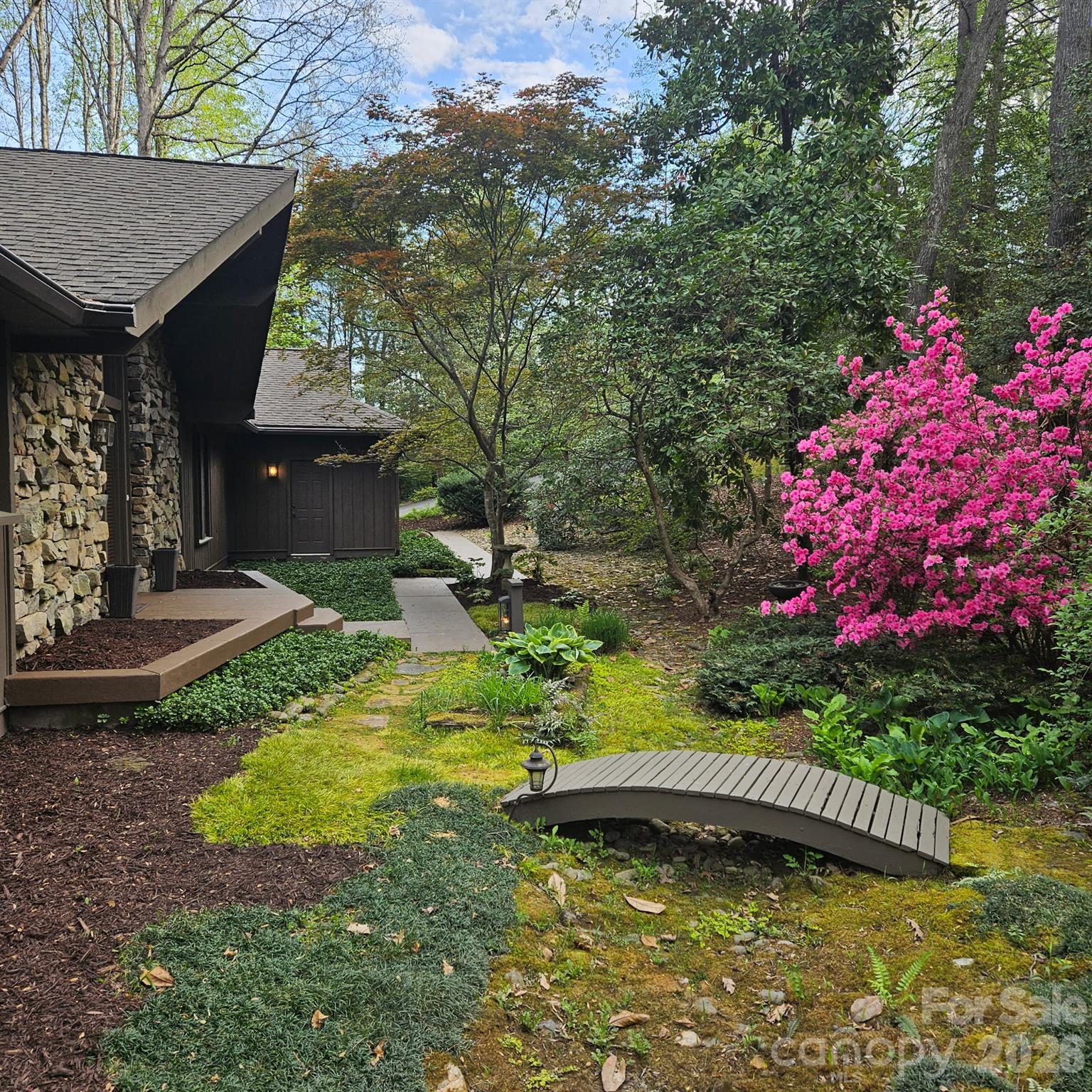 227 Estate Drive — Hendersonville