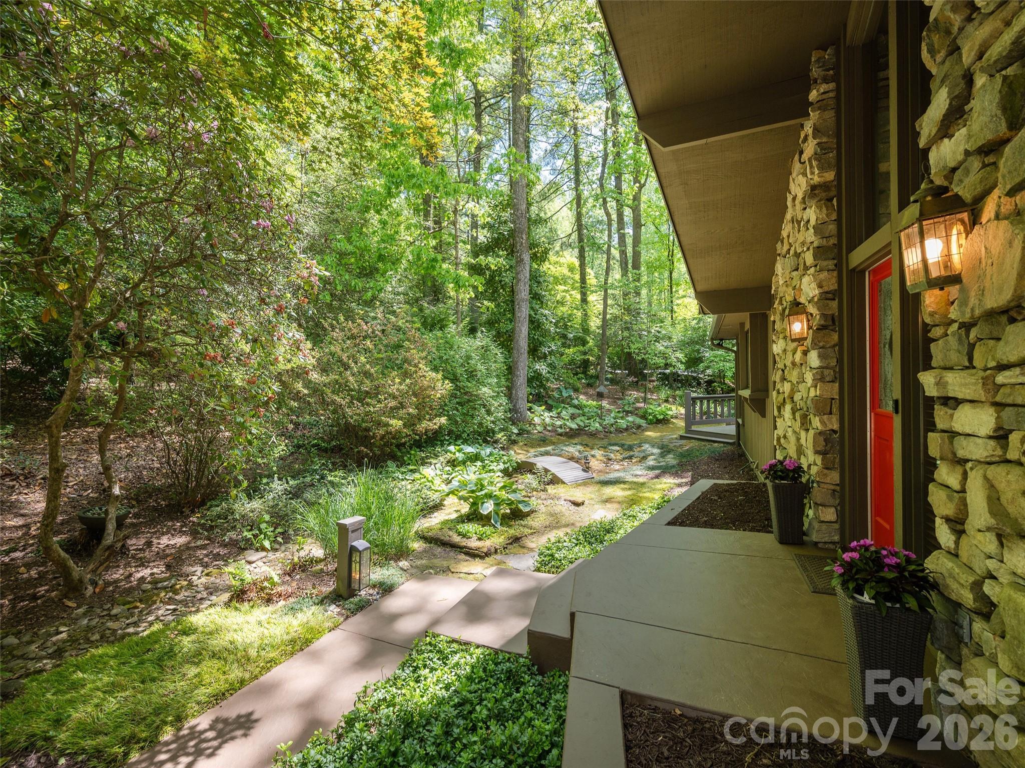 227 Estate Drive — Hendersonville