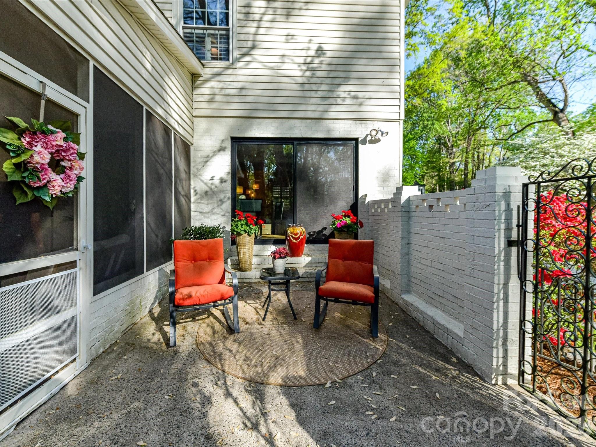 3719 Huckleberry Road — Charlotte