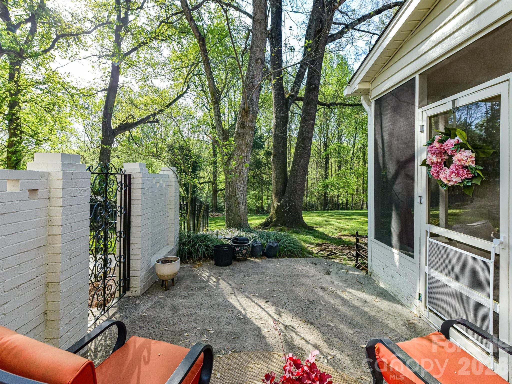 3719 Huckleberry Road — Charlotte