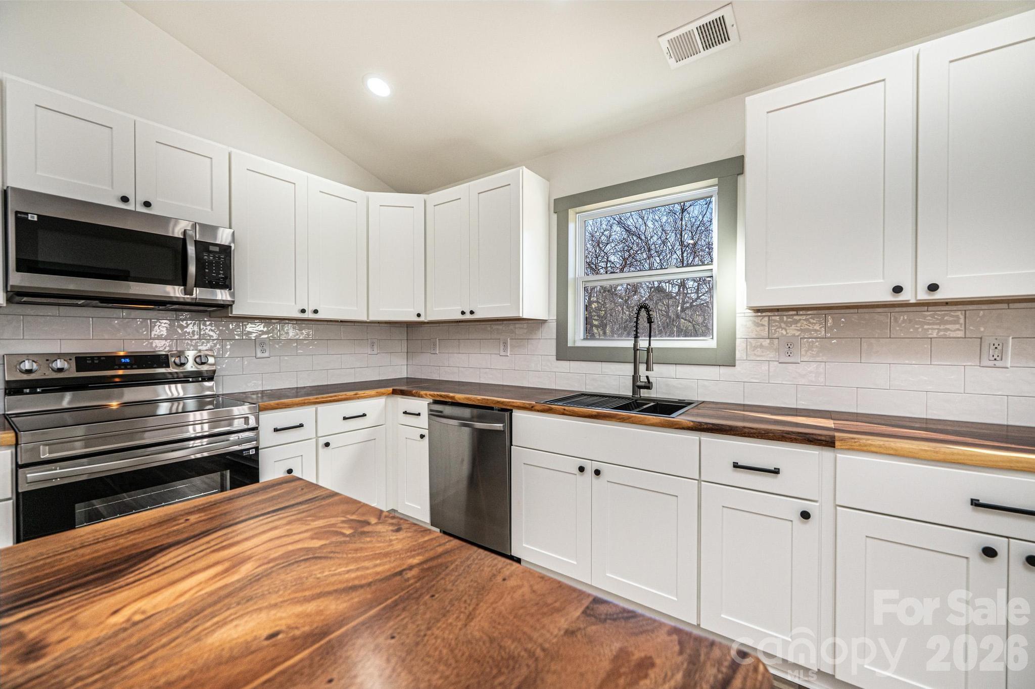 2918 Ivory Place — Granite Falls