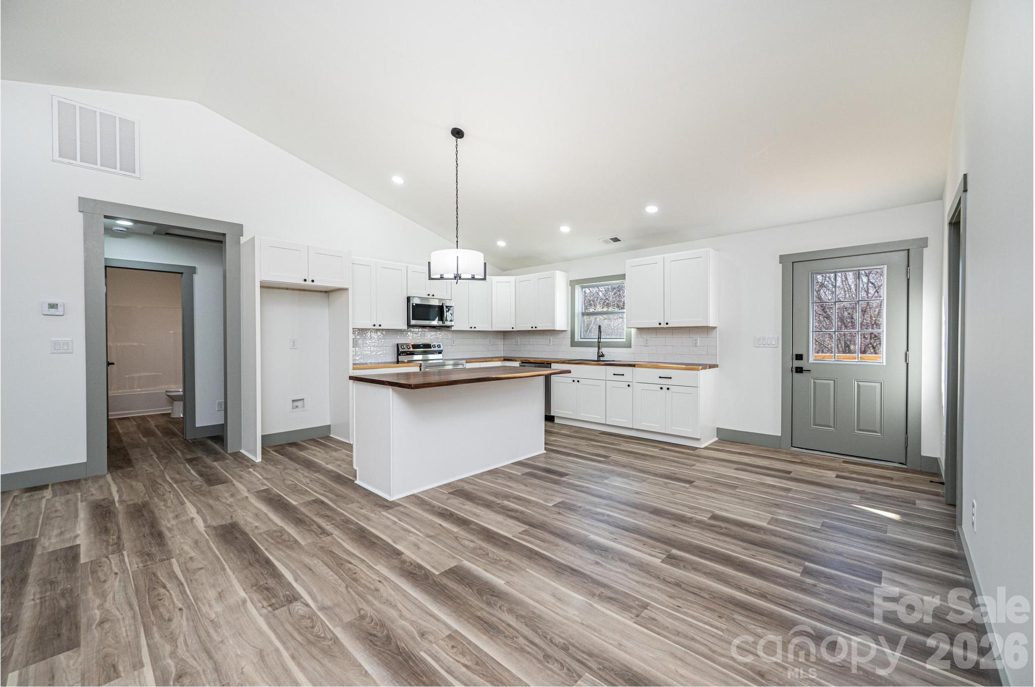 2918 Ivory Place — Granite Falls