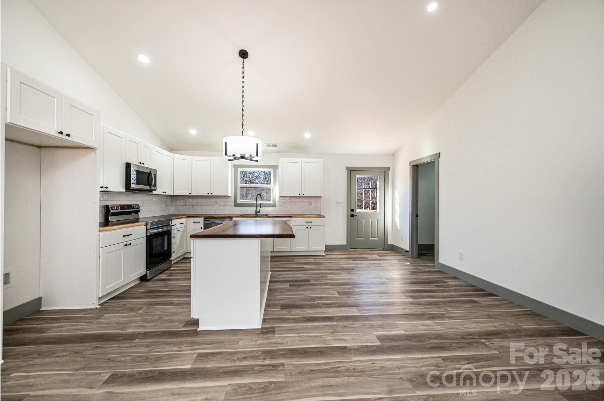 2918 Ivory Place — Granite Falls