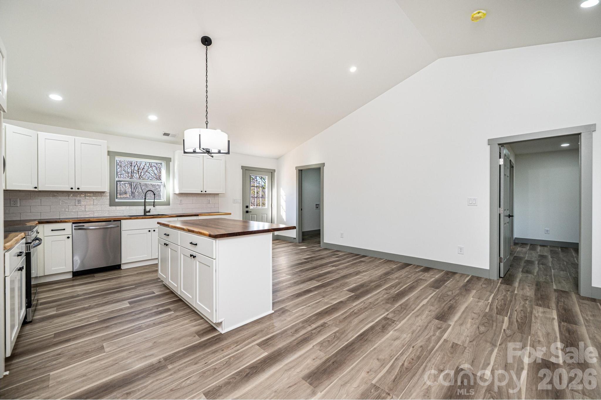 2914 Ivory Place — Granite Falls