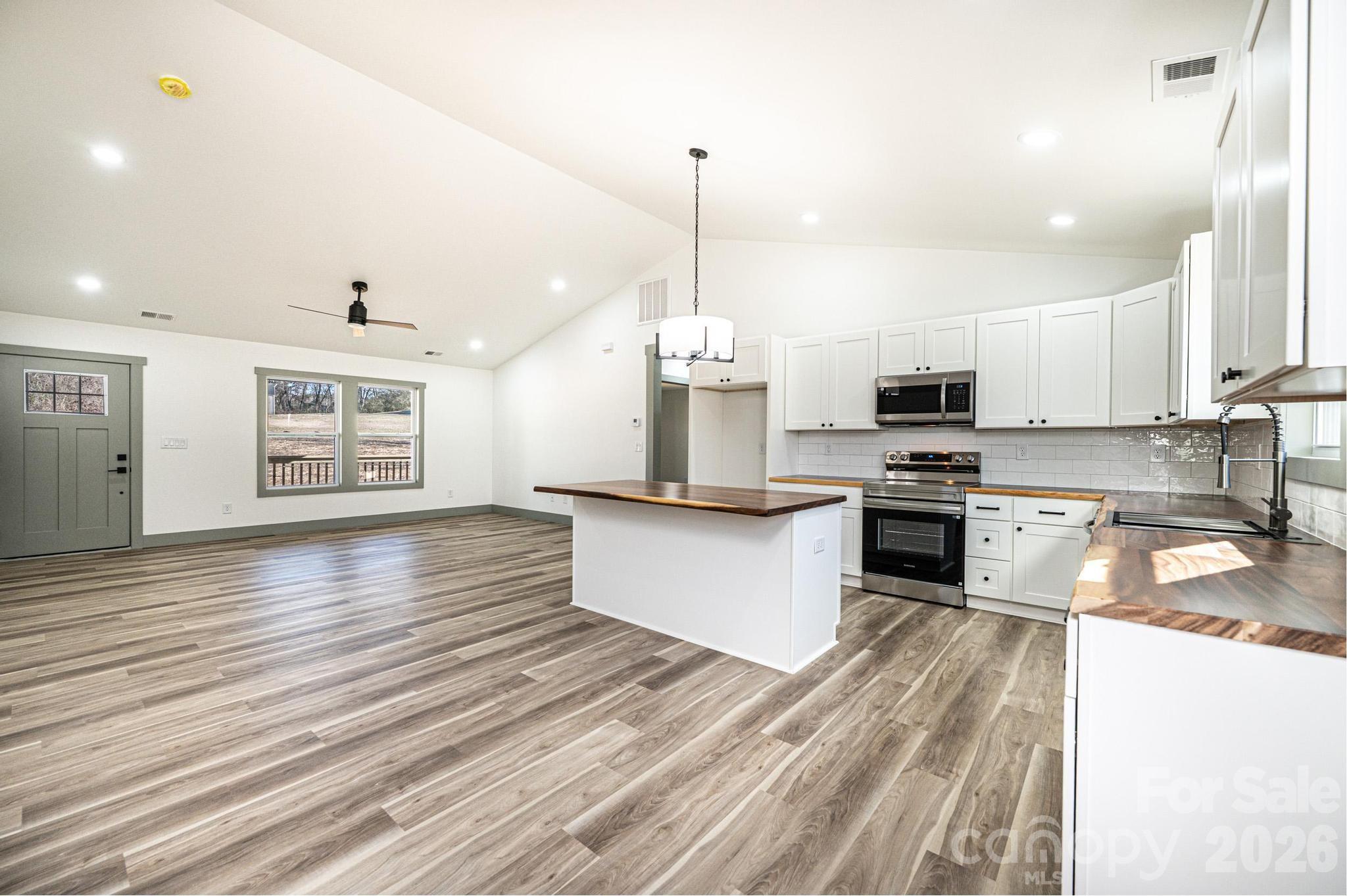 2914 Ivory Place — Granite Falls