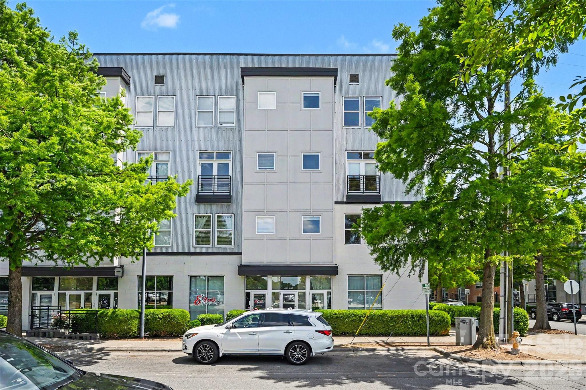 633 MCNINCH Street — Charlotte