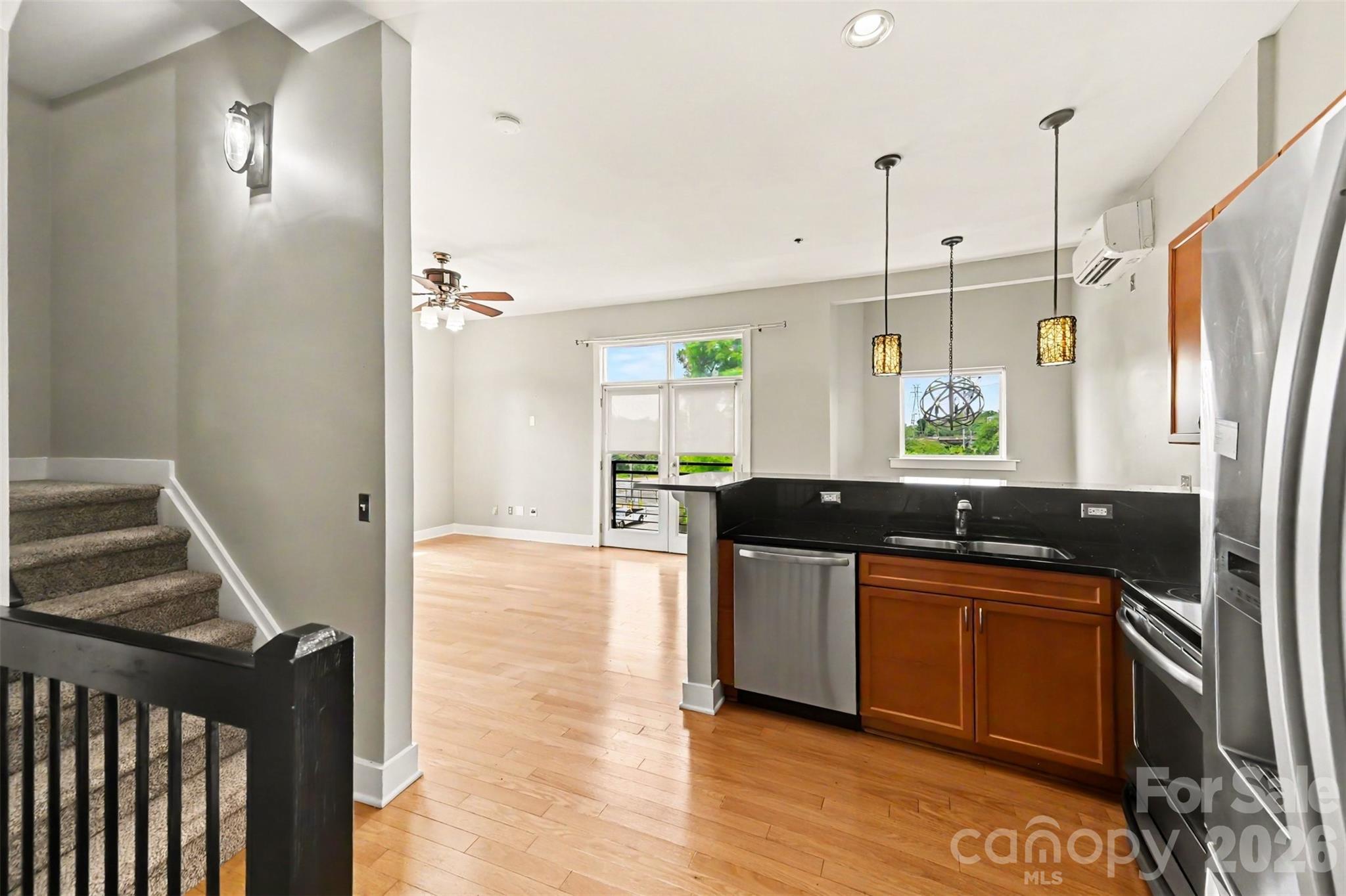 633 MCNINCH Street — Charlotte