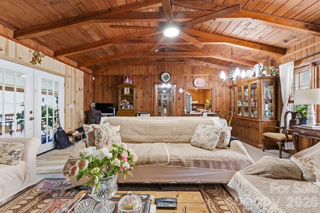 3731 Dillard Road — Highlands