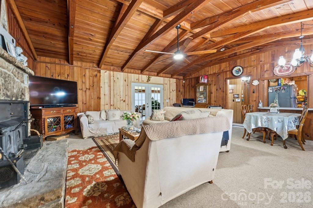 3731 Dillard Road — Highlands