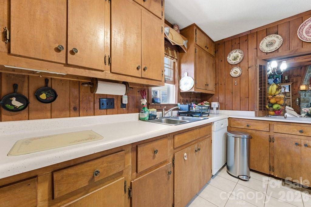 3731 Dillard Road — Highlands