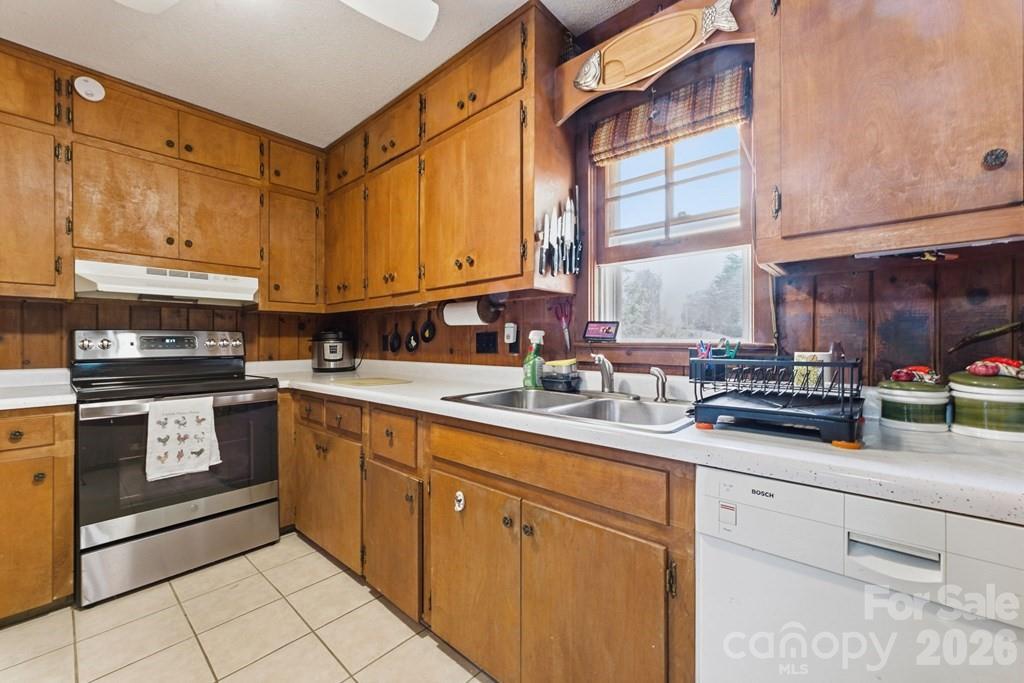 3731 Dillard Road — Highlands
