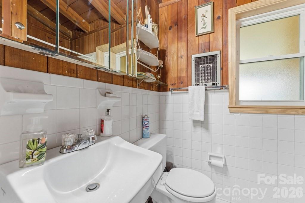 3731 Dillard Road — Highlands