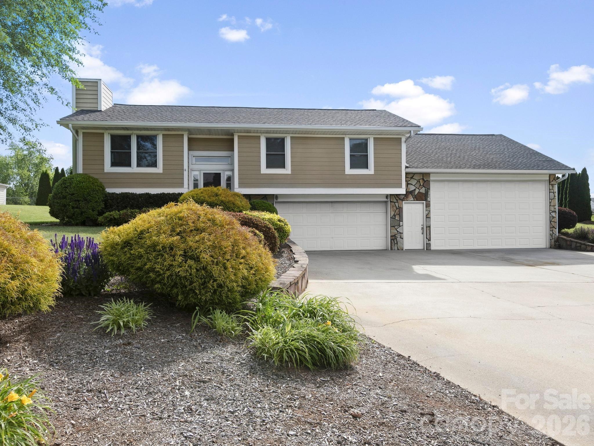 3 Fieldcrest Drive — Candler