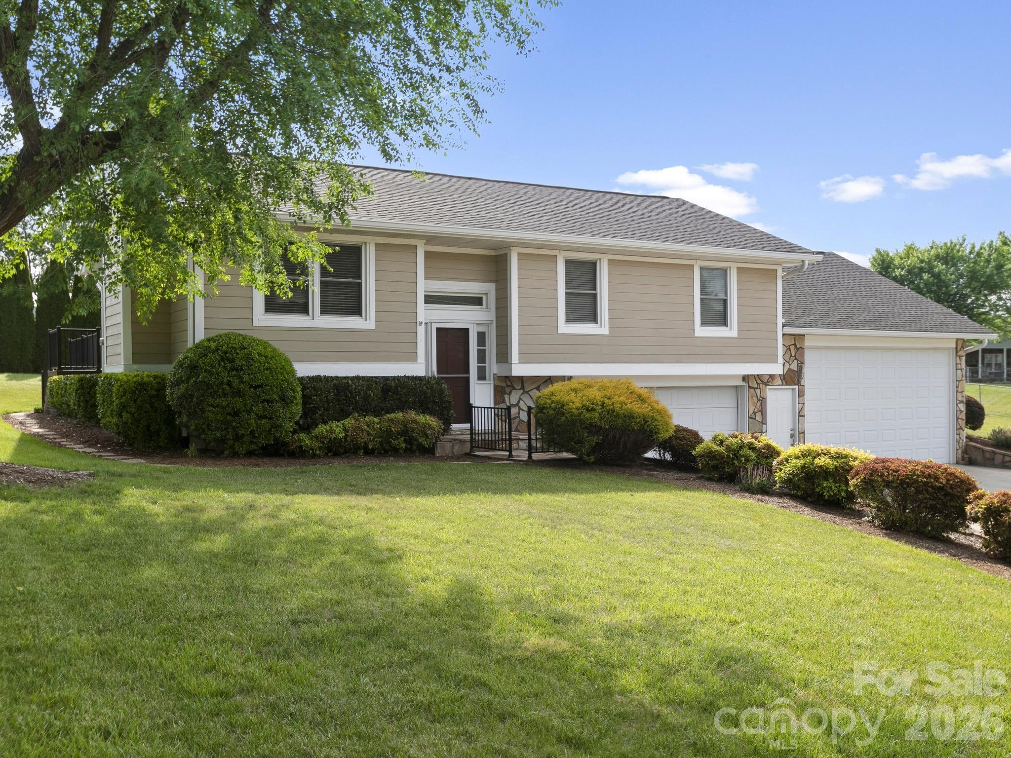 3 Fieldcrest Drive — Candler