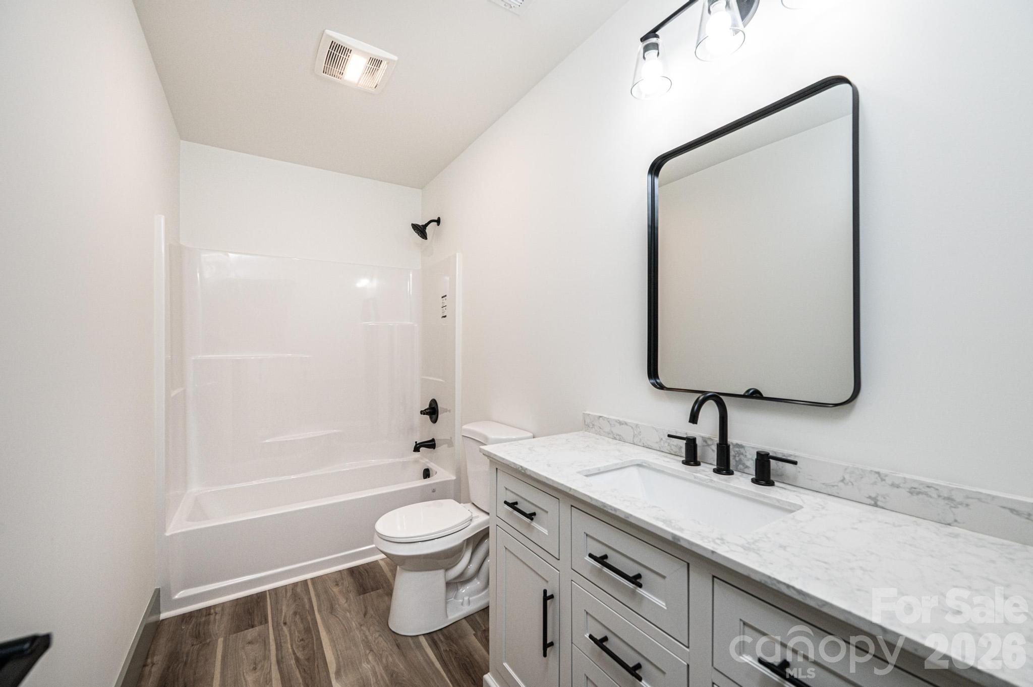 2020 Bailey Drive — Hickory