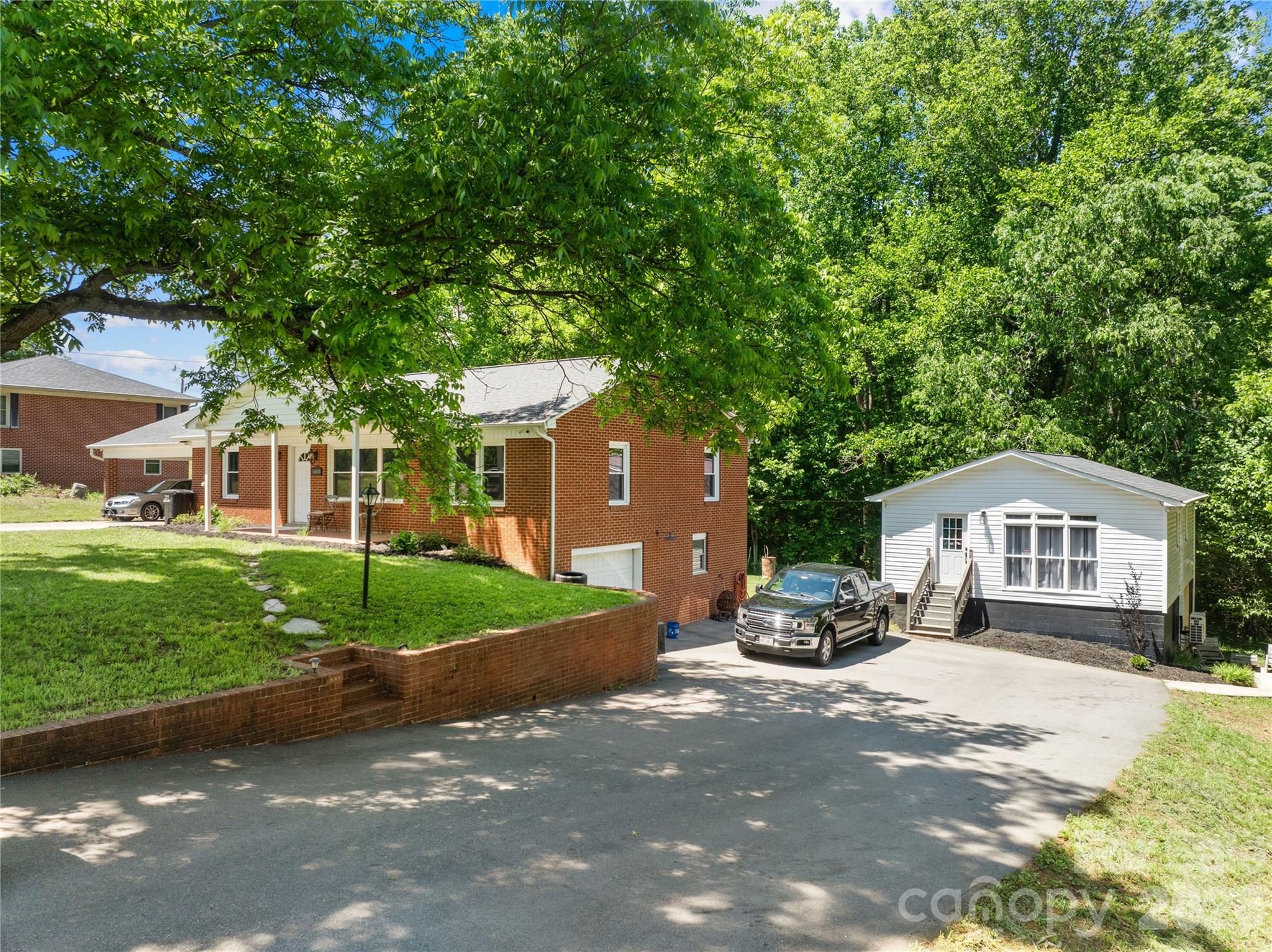 5603 King Wilkinson Road — Denver