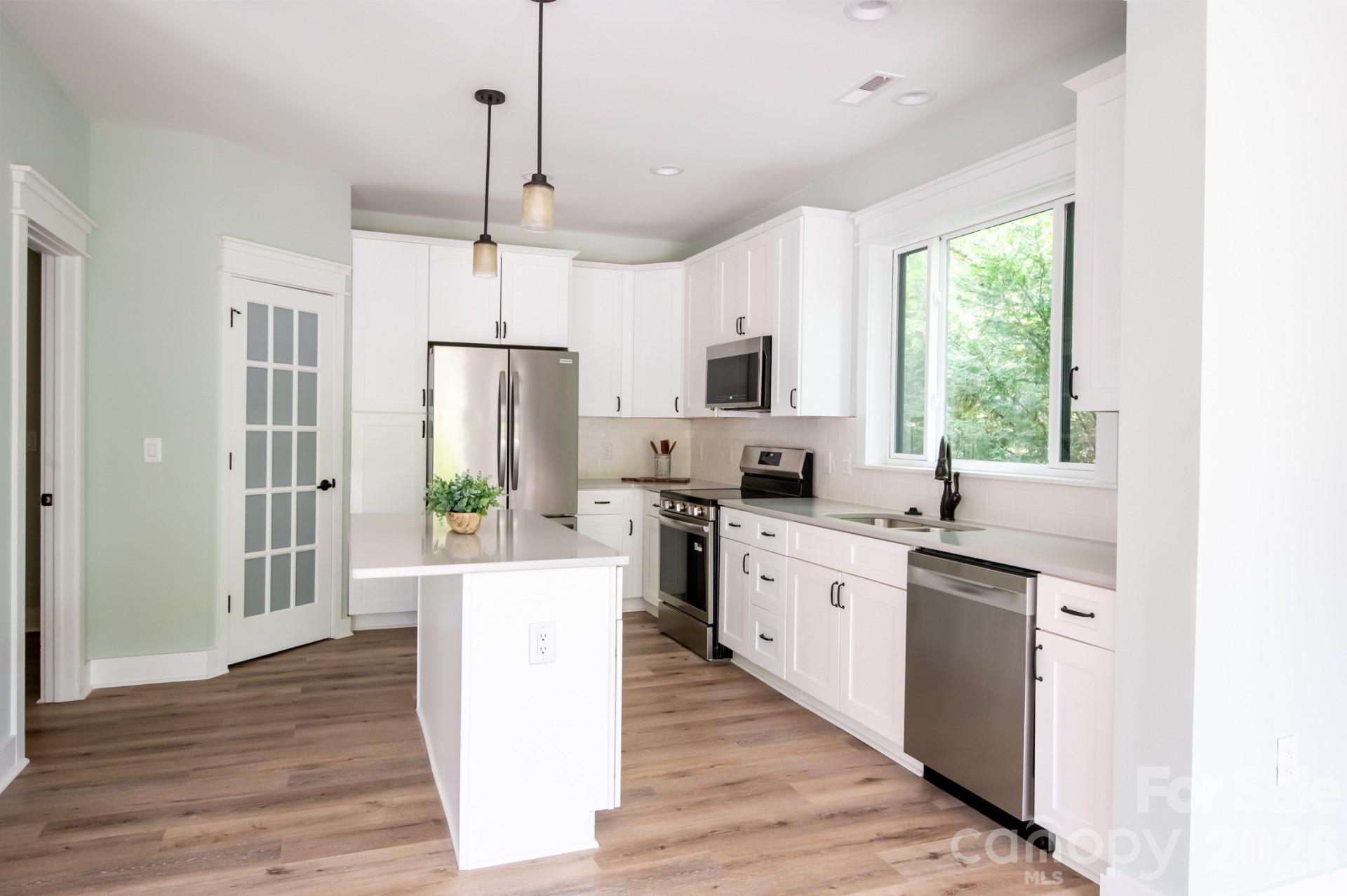 45 Gash Cove Road — Hendersonville