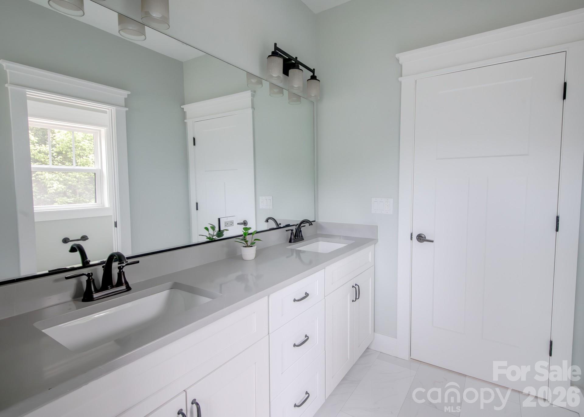 45 Gash Cove Road — Hendersonville
