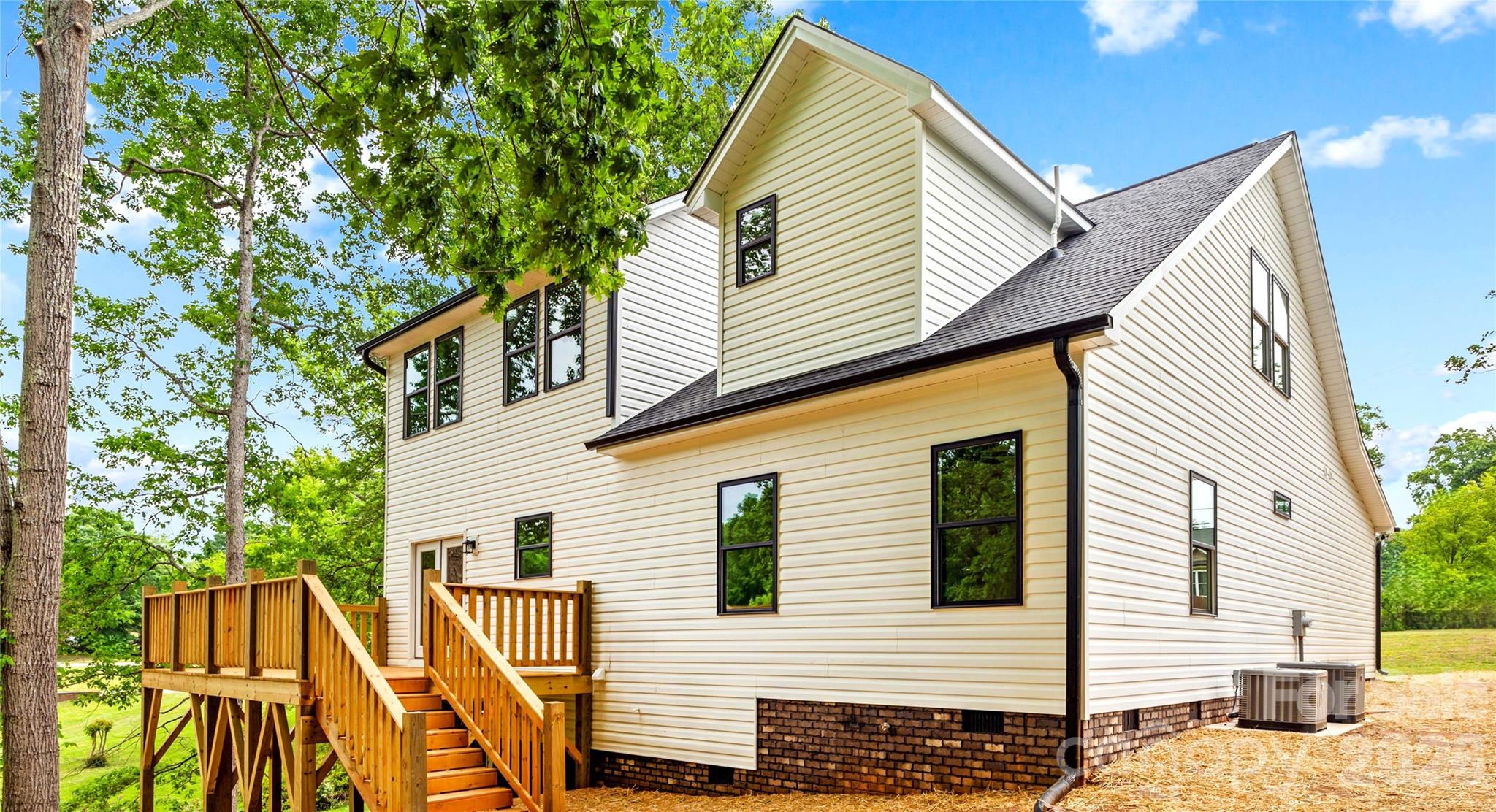 55 Elizabeth Street — China Grove