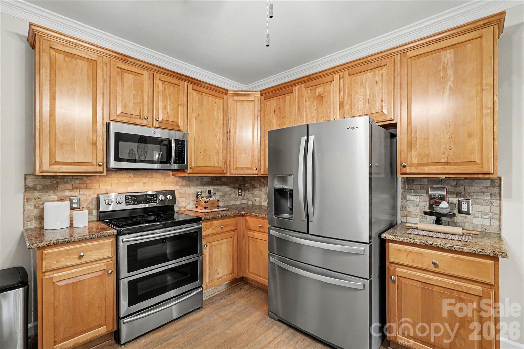 7068 Kidwelly Lane — Matthews