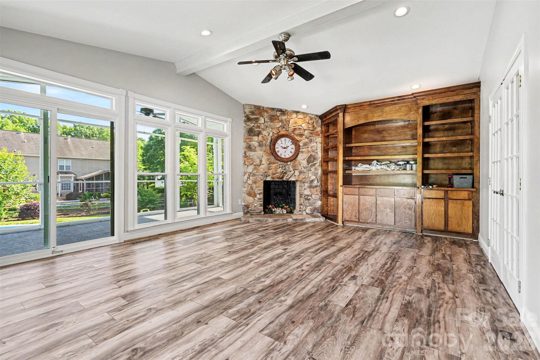 7068 Kidwelly Lane — Matthews
