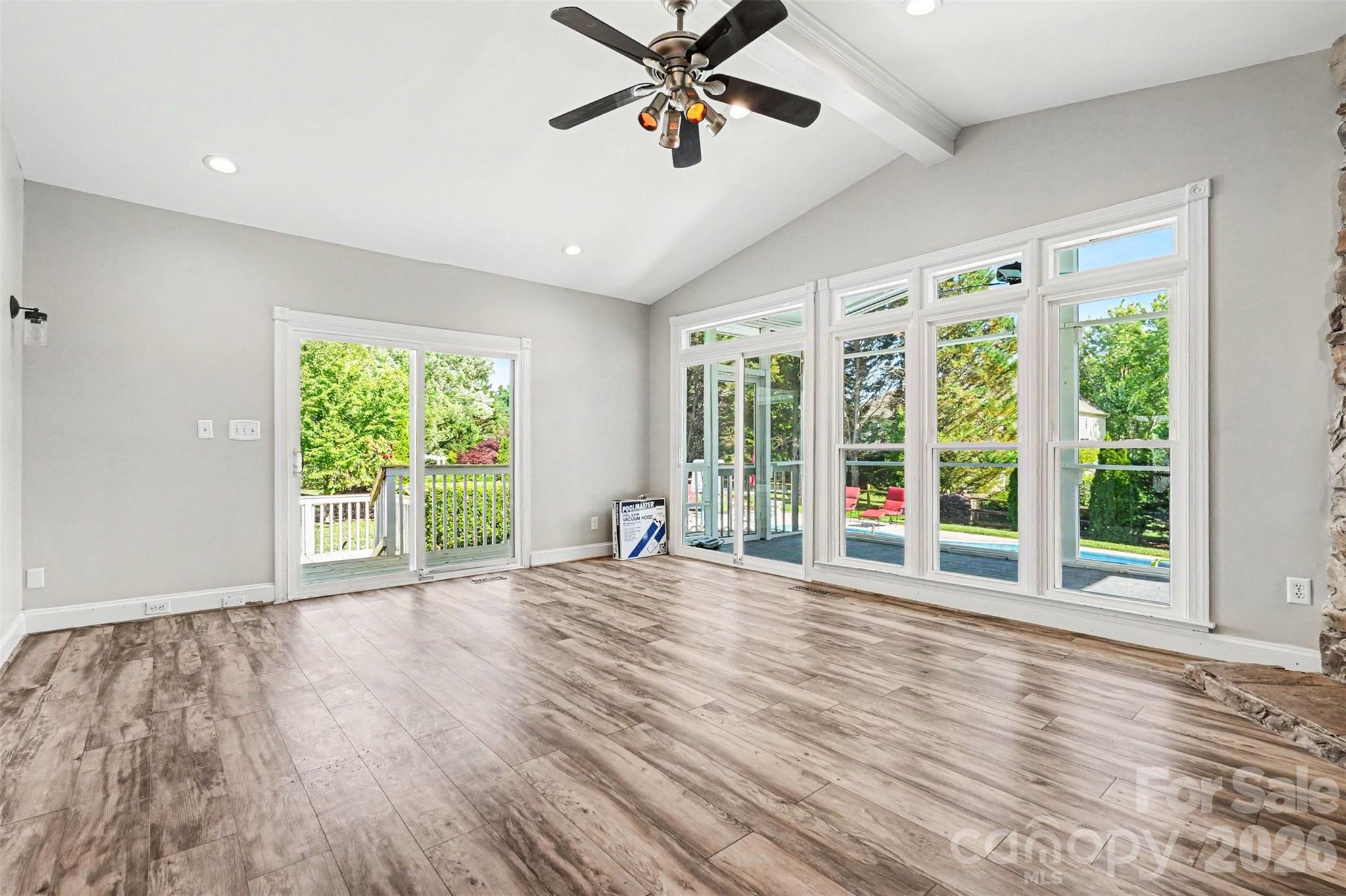 7068 Kidwelly Lane — Matthews