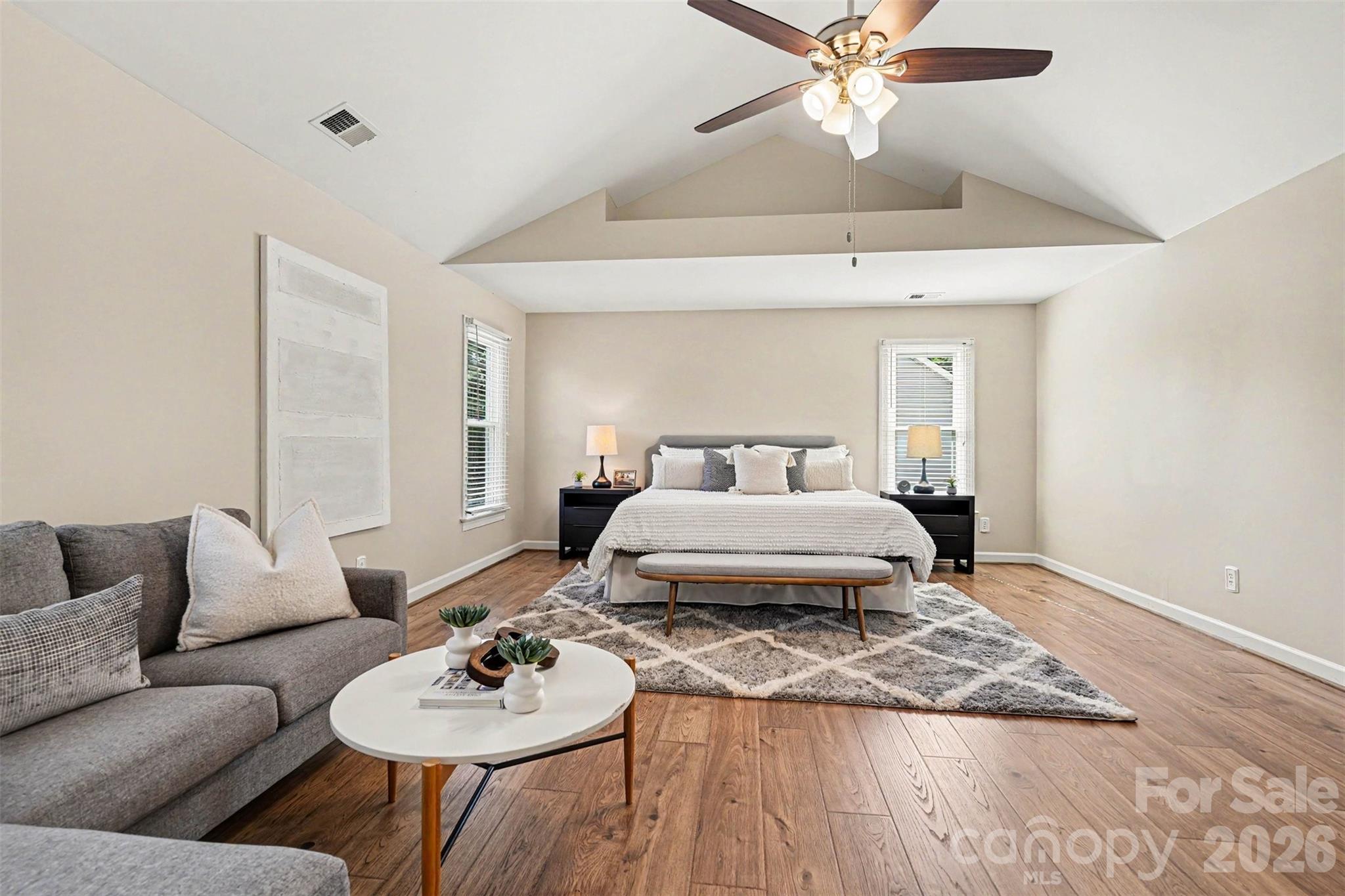 7068 Kidwelly Lane — Matthews