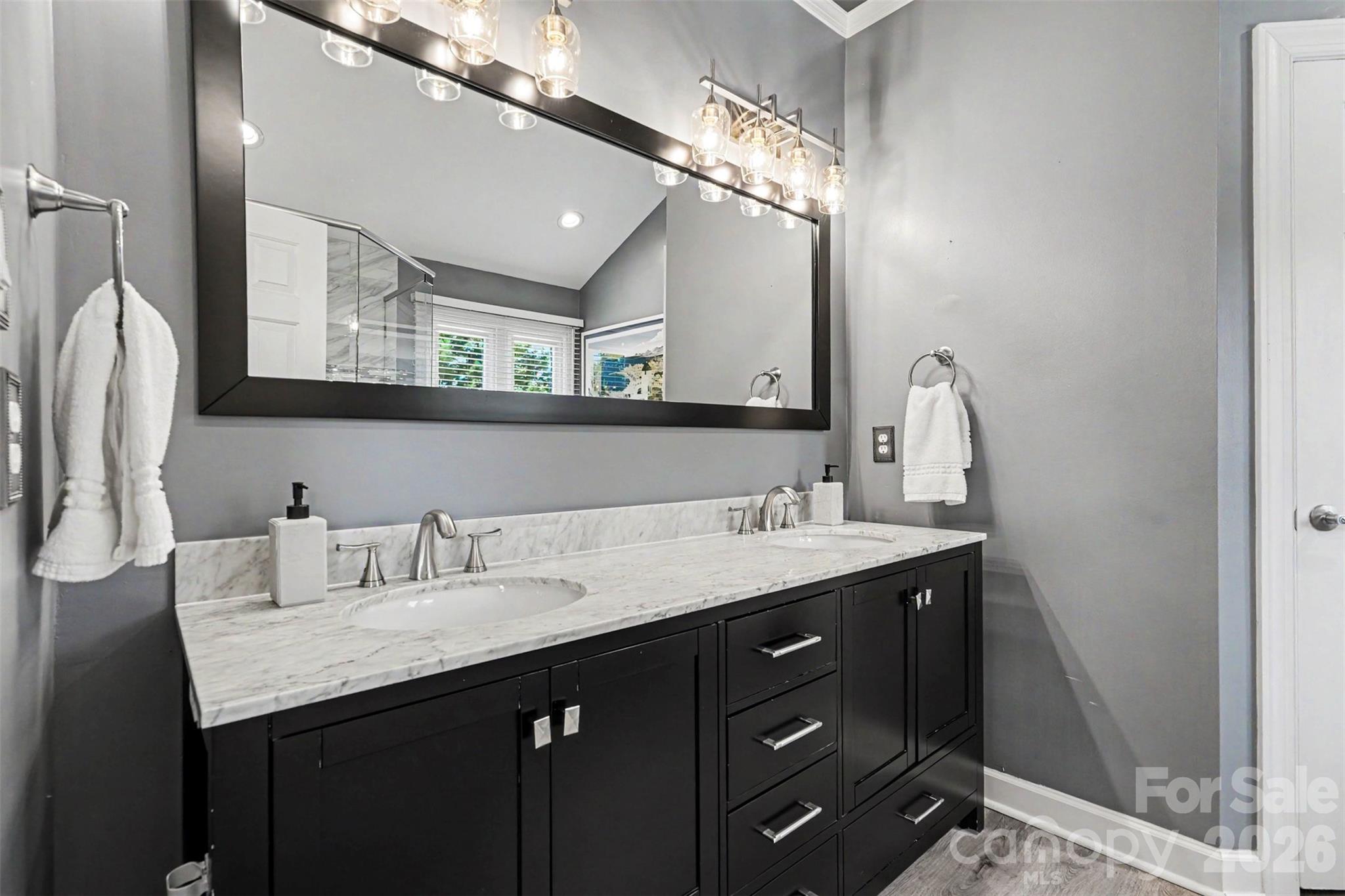 7068 Kidwelly Lane — Matthews