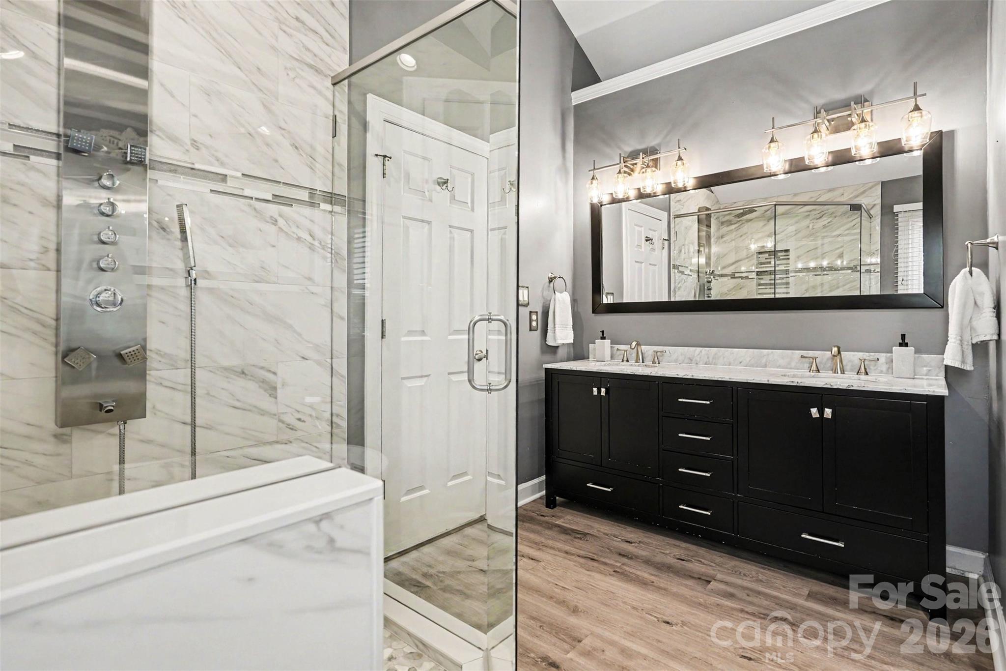 7068 Kidwelly Lane — Matthews