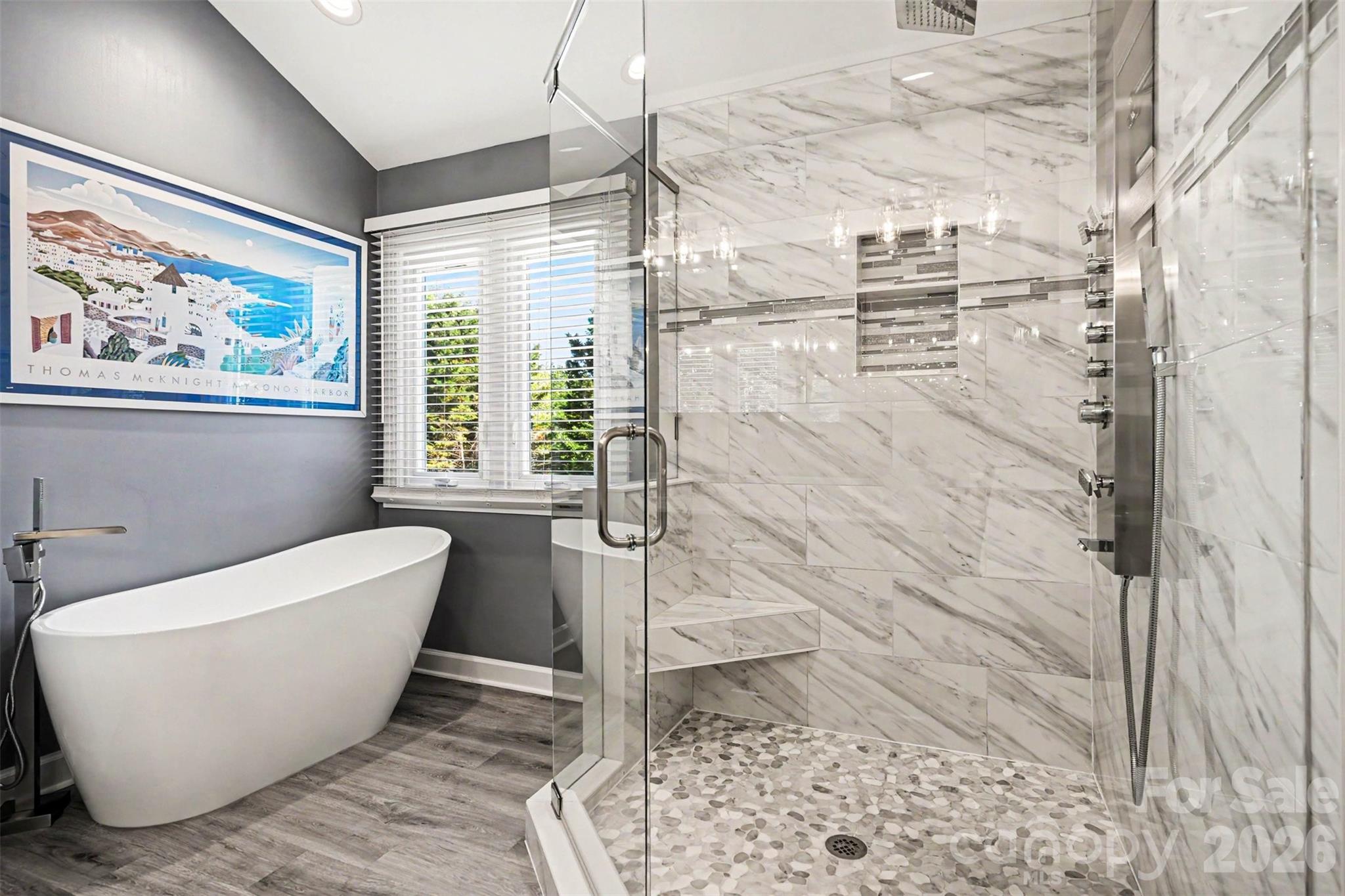 7068 Kidwelly Lane — Matthews