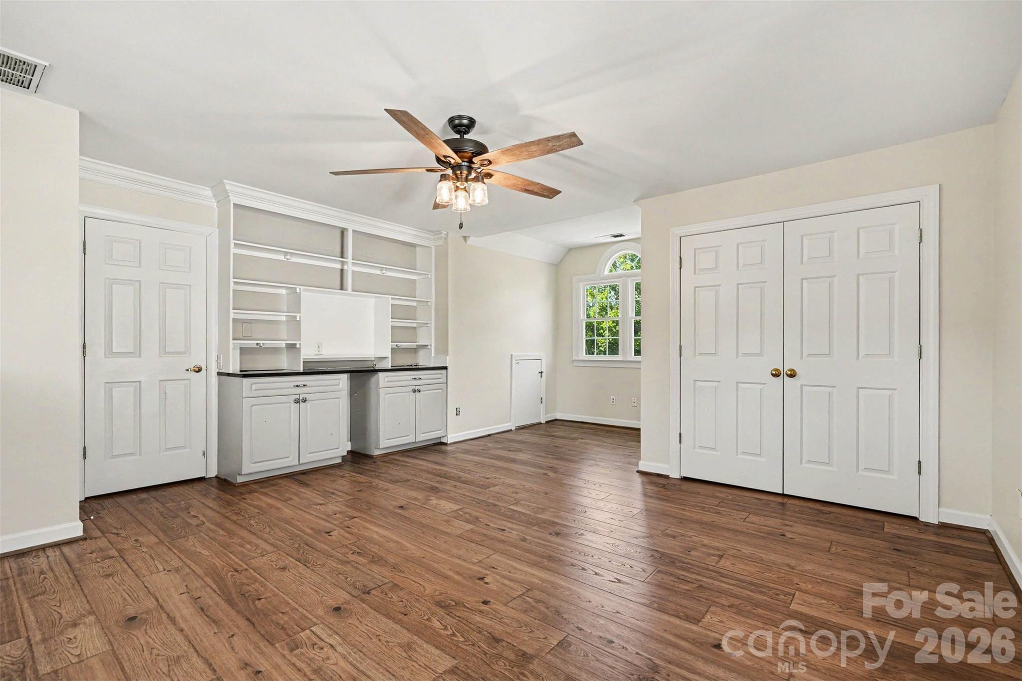 7068 Kidwelly Lane — Matthews
