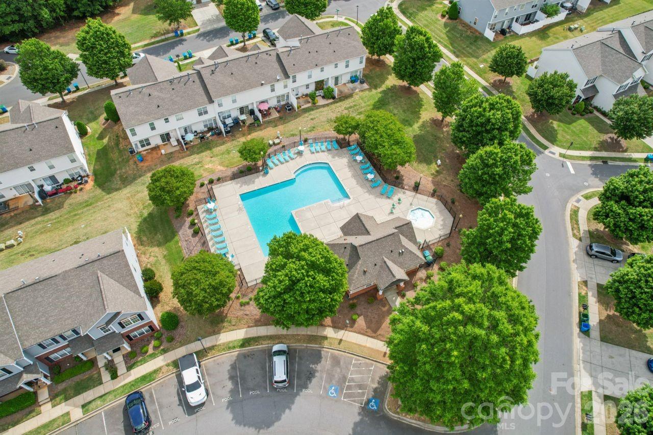11961 Stratfield Place Circle — Pineville