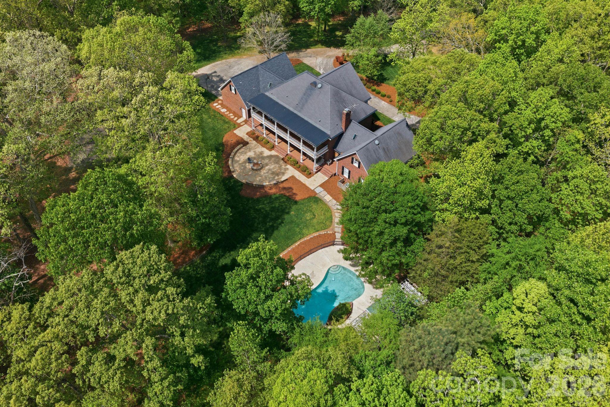 5675 Highway 55 Highway E — Clover