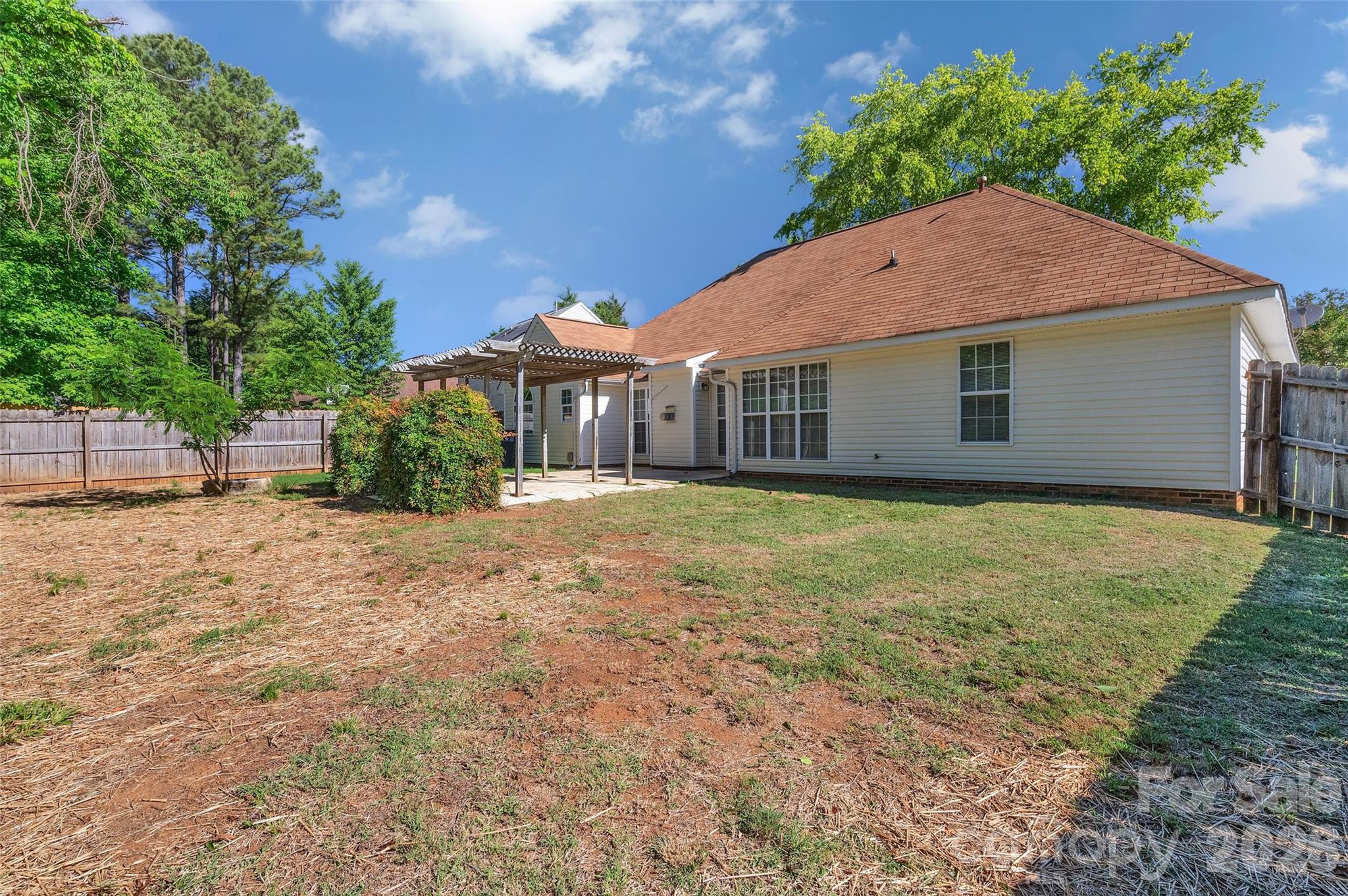 14422 Southbridge Forest Drive — Charlotte