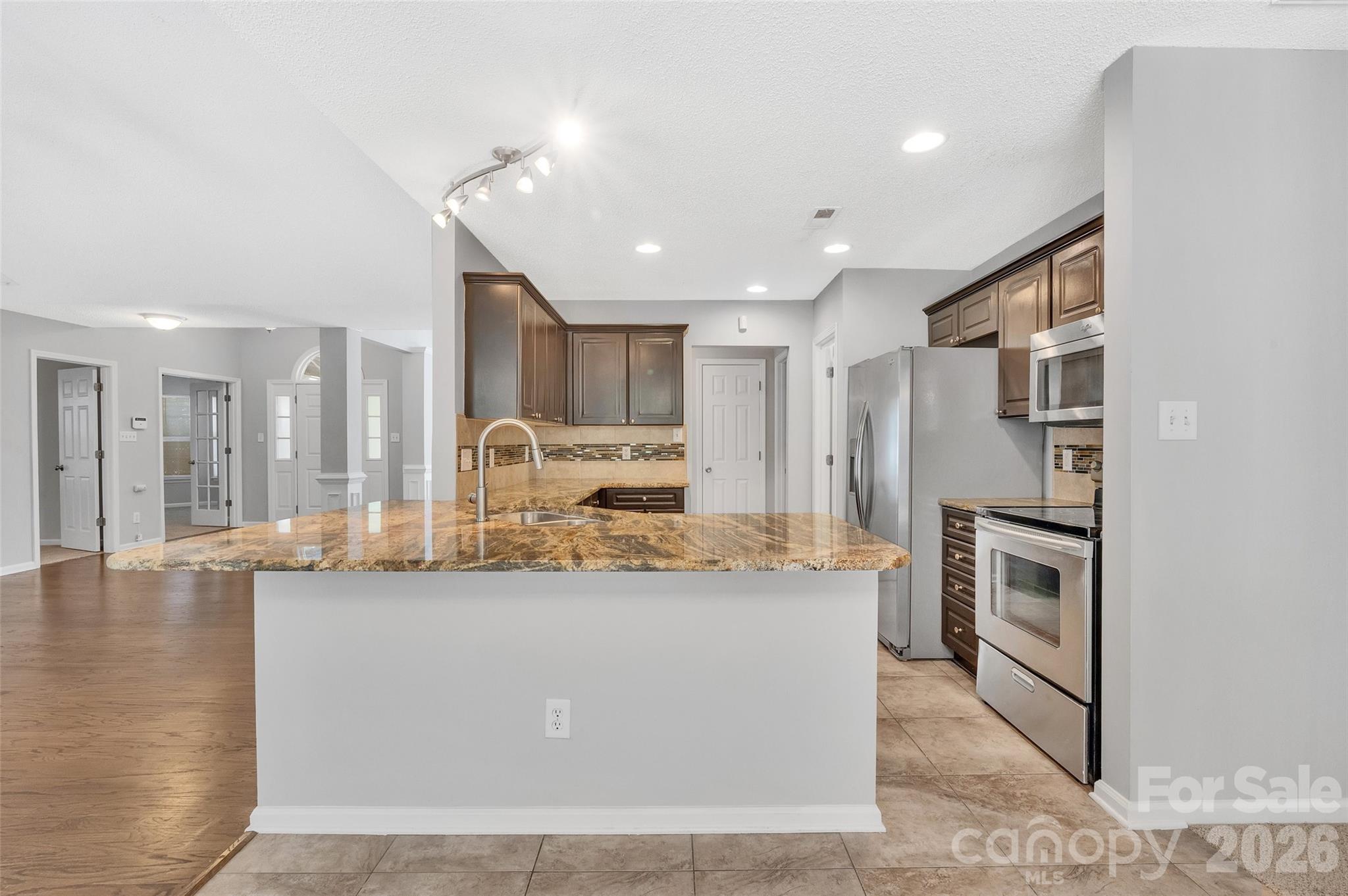 14422 Southbridge Forest Drive — Charlotte